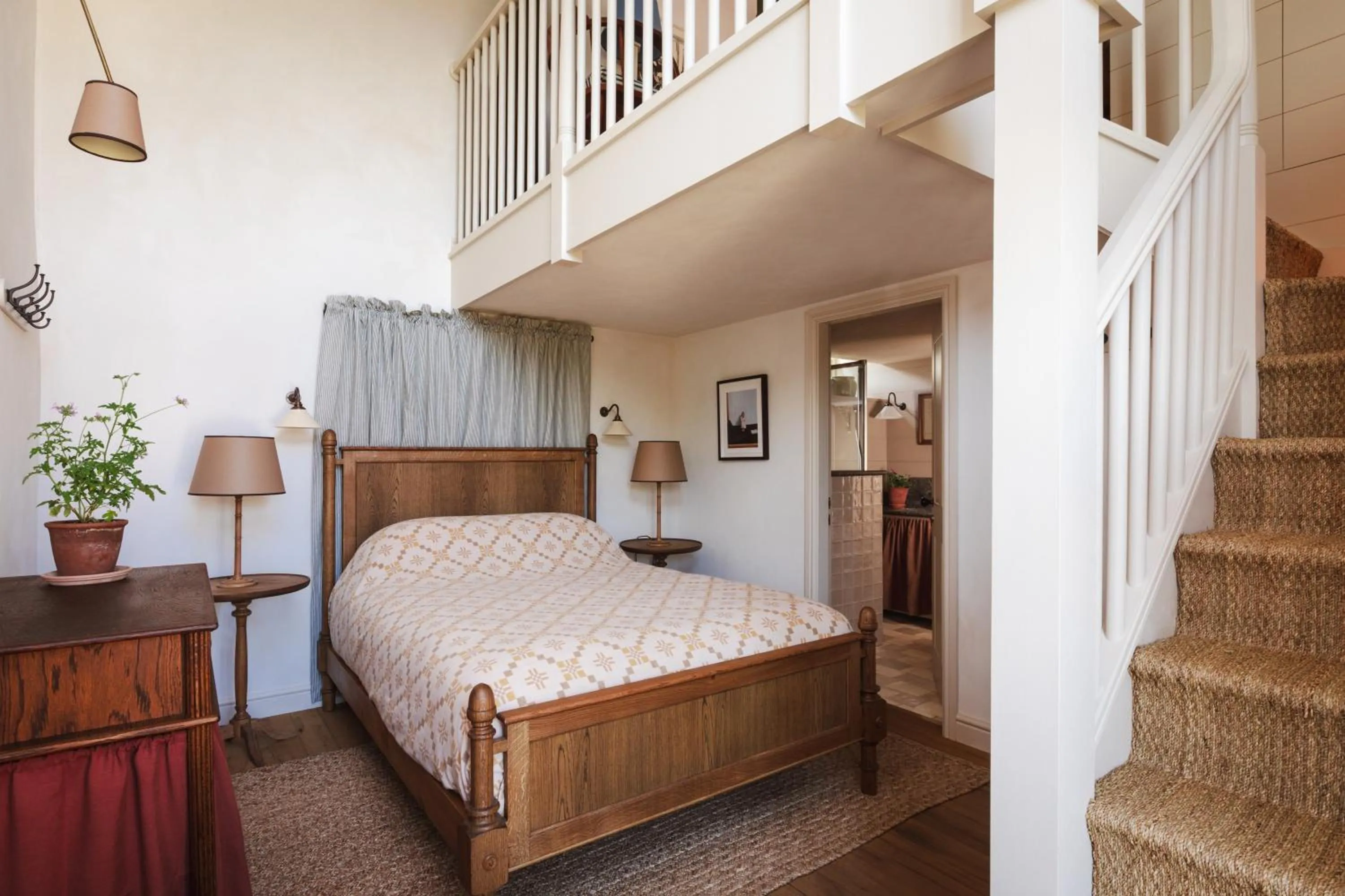 Bedroom, Bed in The Pilsley Inn - Chatsworth