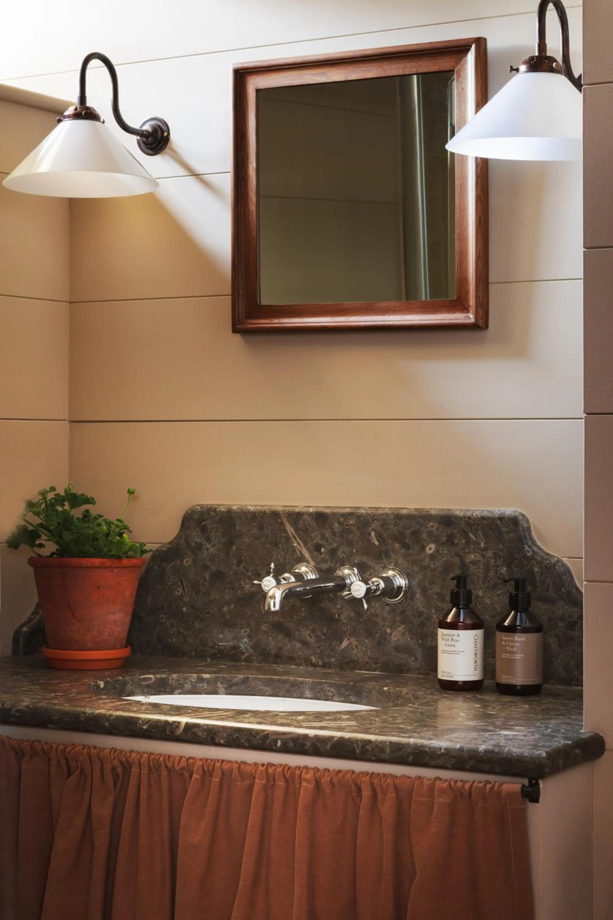 Bathroom in The Pilsley Inn - Chatsworth