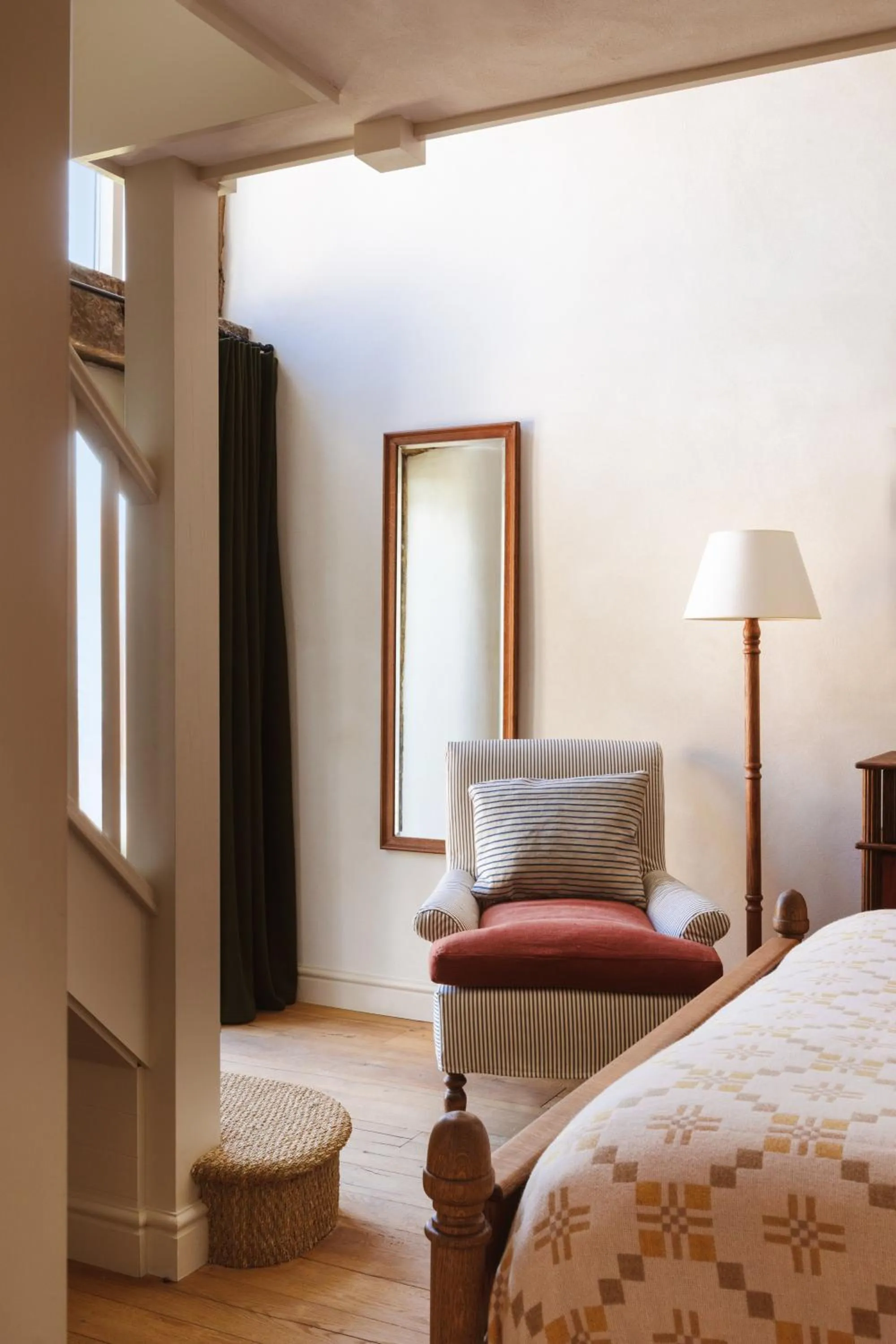 Bedroom, Bed in The Pilsley Inn - Chatsworth