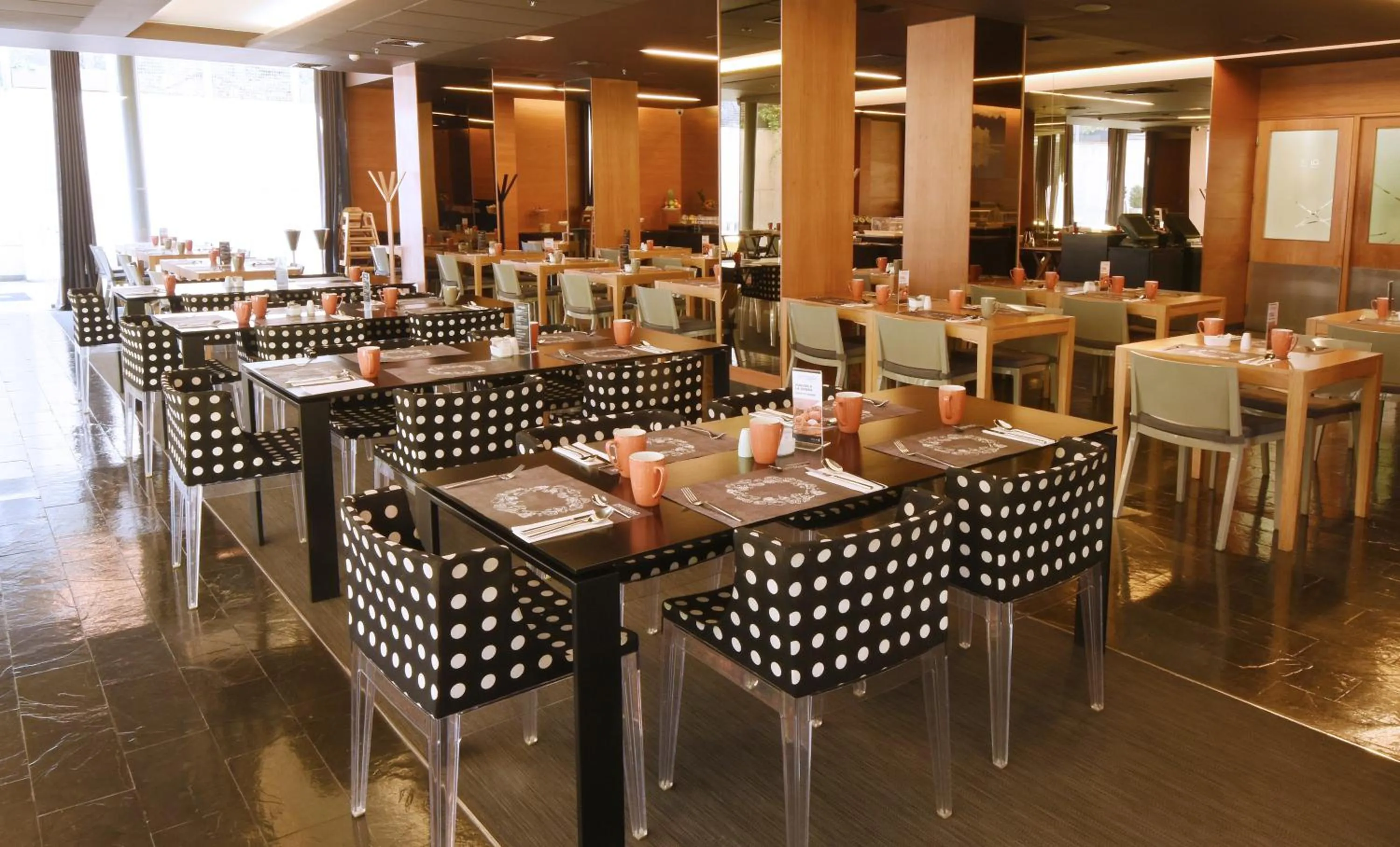 Restaurant/places to eat in Solace Hotel Santiago
