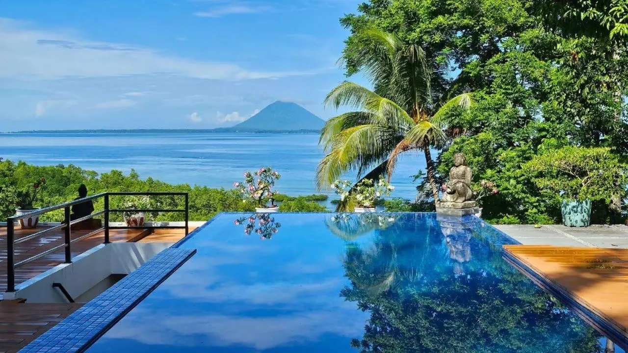 Swimming pool in Nayara Villa Desa Budo