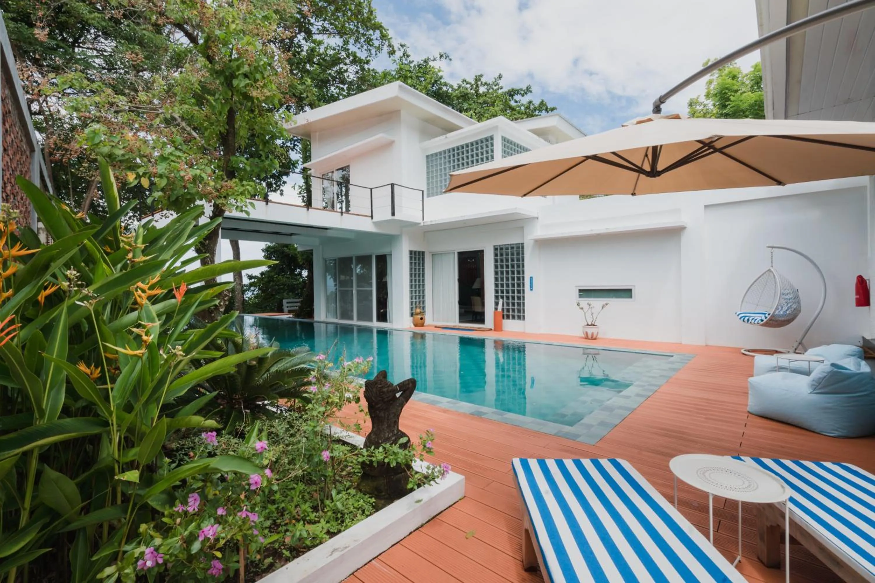 Swimming pool in Nayara Villa Desa Budo