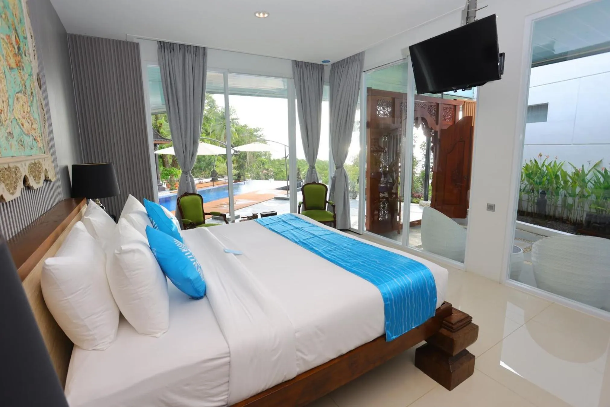 Pool view, Bed in Nayara Villa Desa Budo