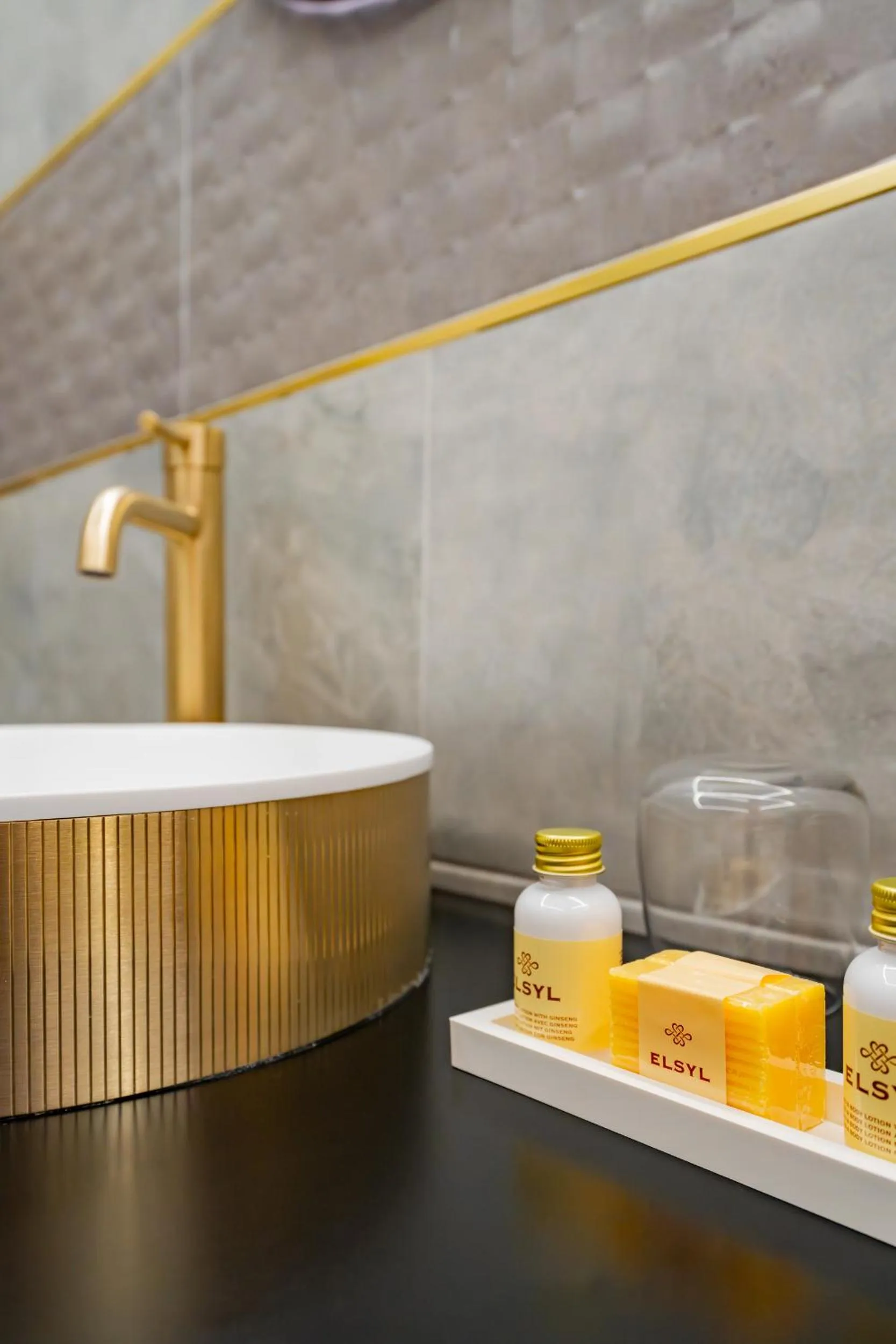 Toilet in Above Hotels