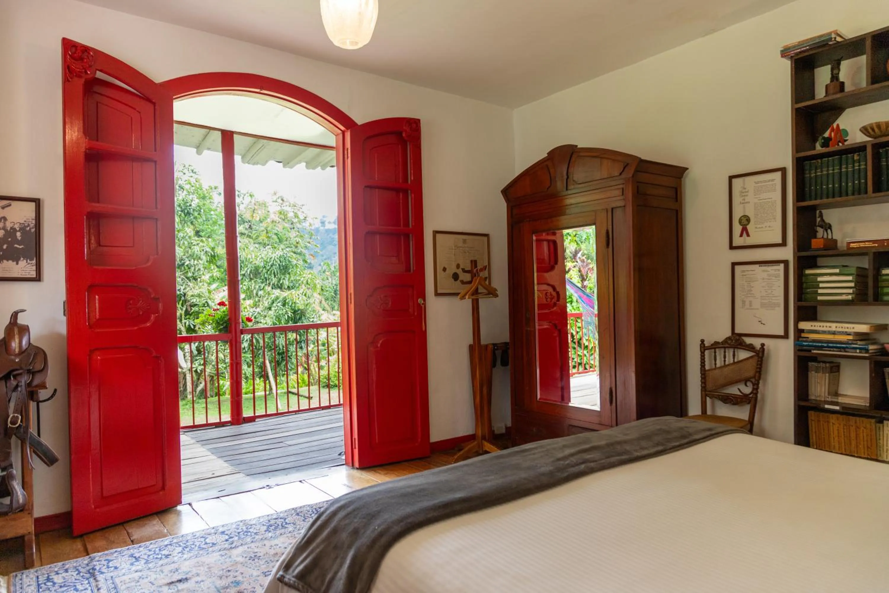 Bed in Hacienda Venecia Coffee Farm Hotel