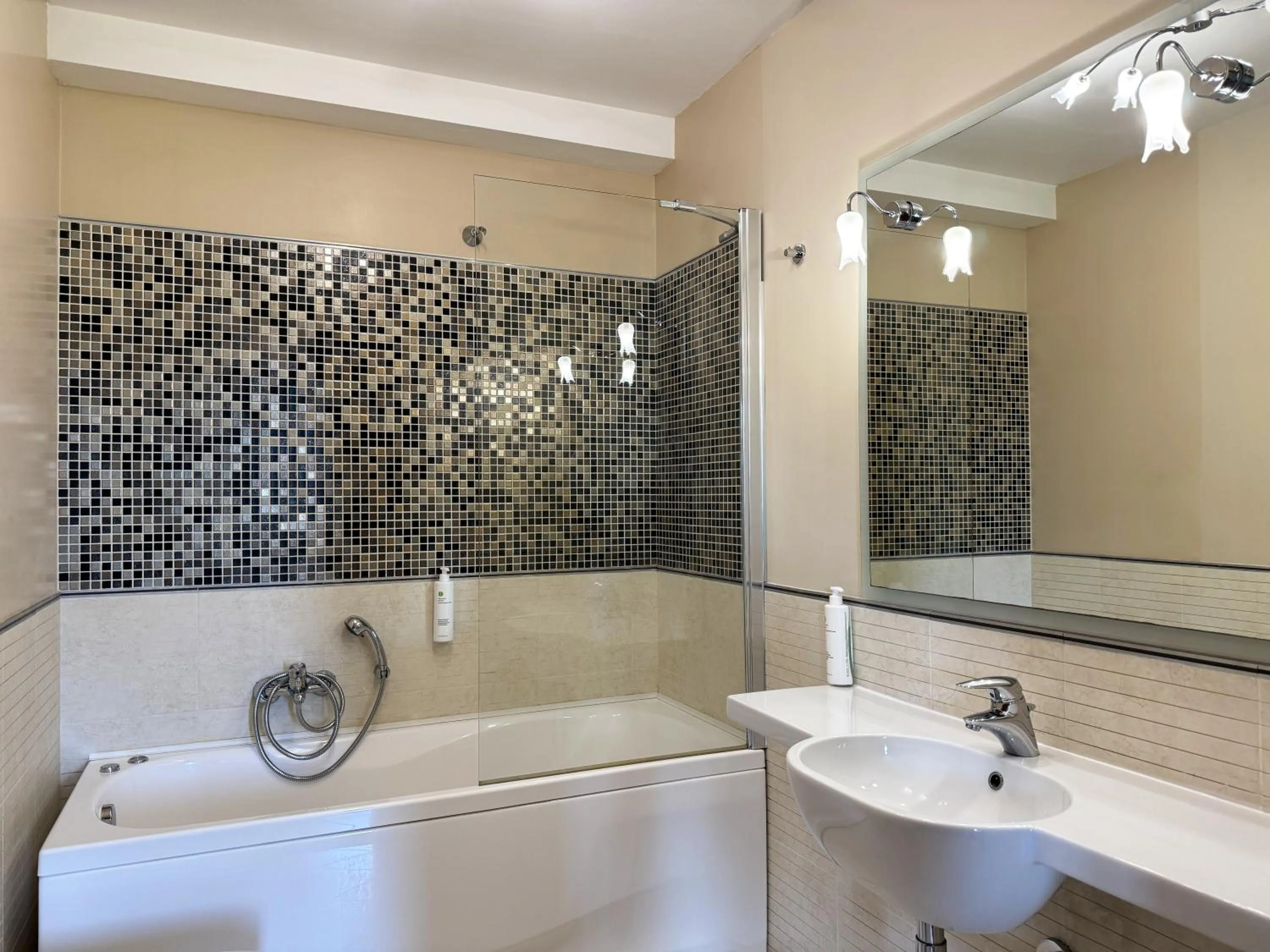 Shower in Sarzana Park Hotel