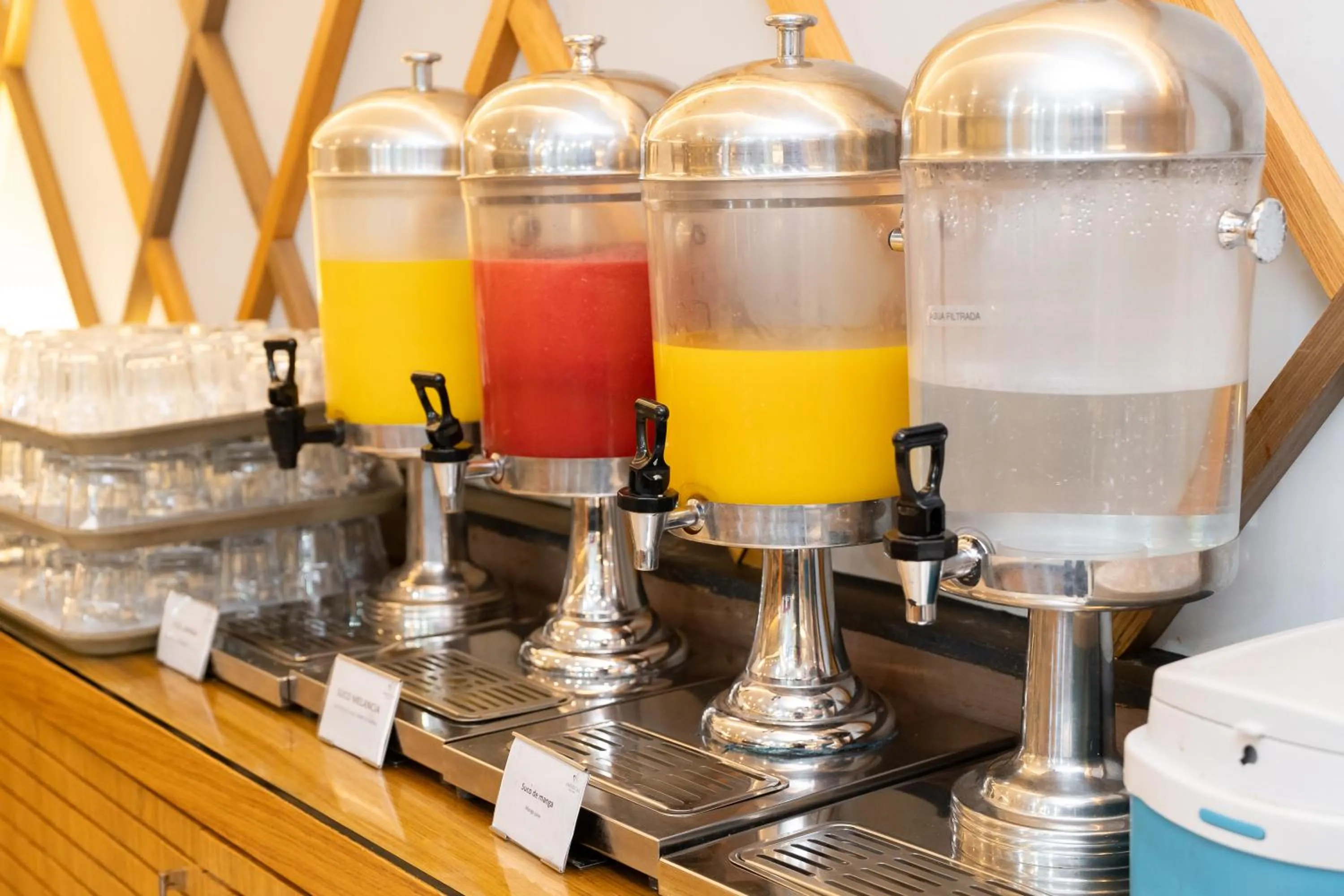 Food and drinks in Américas Copacabana Hotel