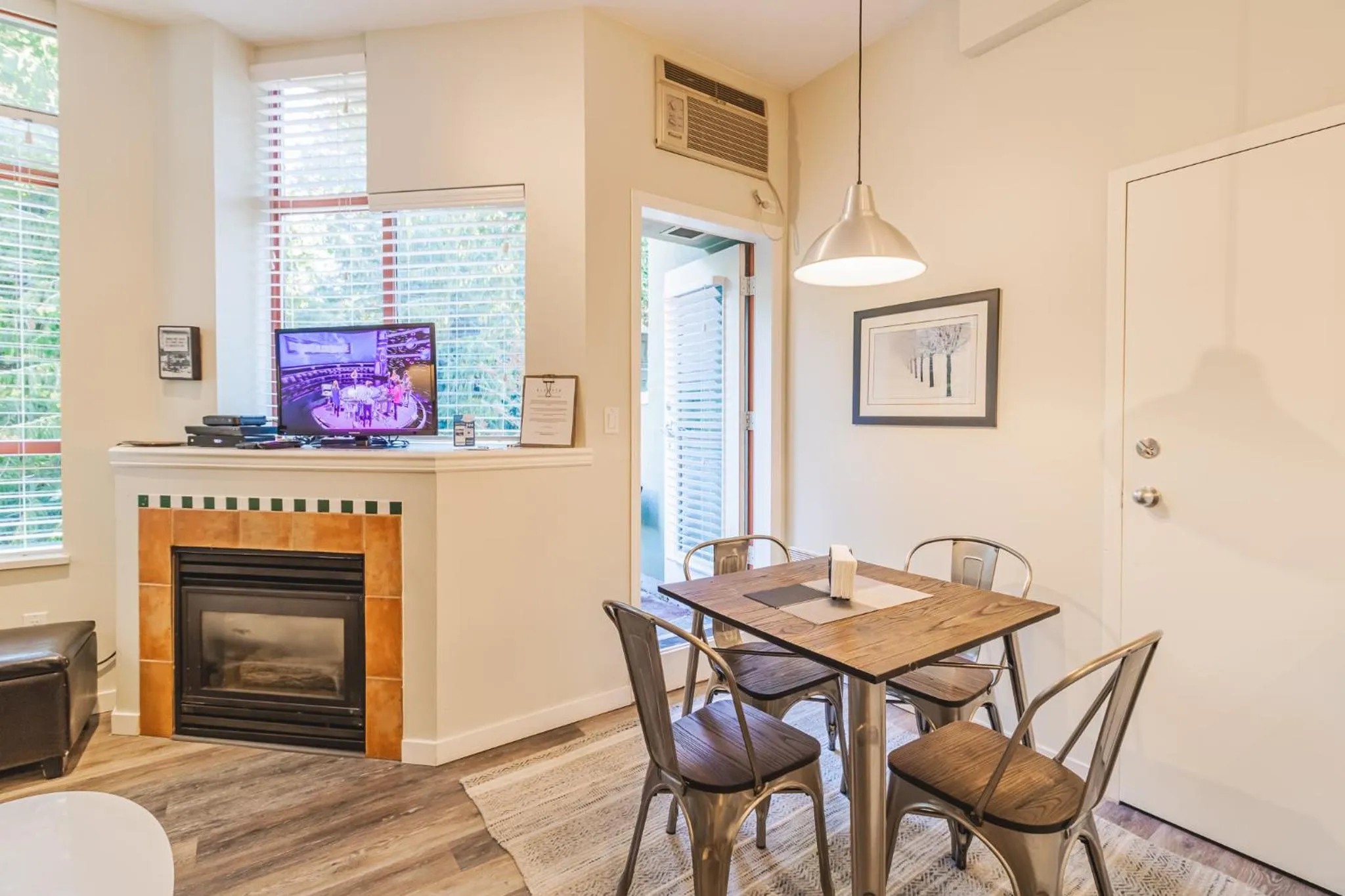 Kitchen or kitchenette in Alpenglow Lodge by Elevate Vacations