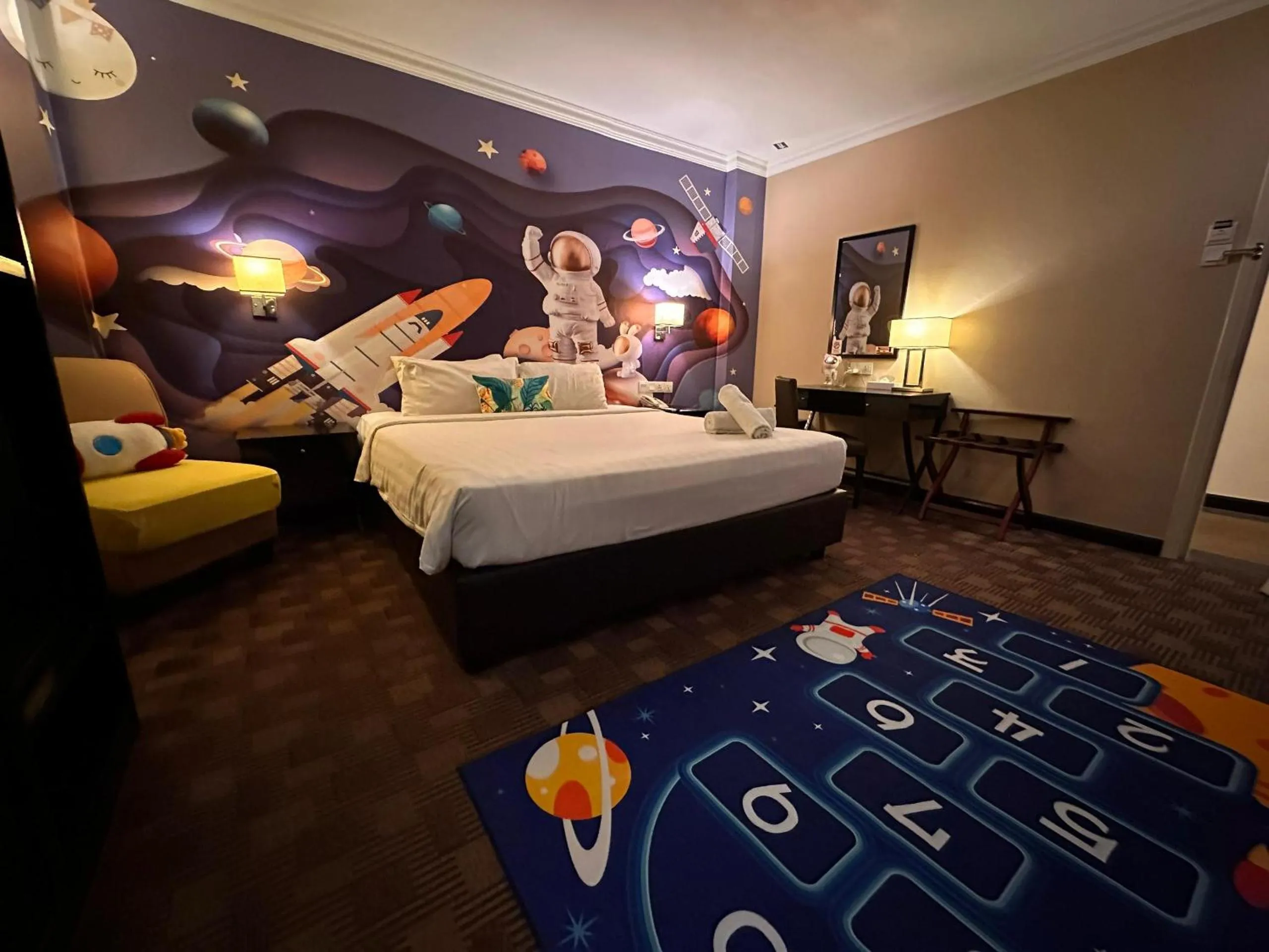 Bed in Merchant Hotel