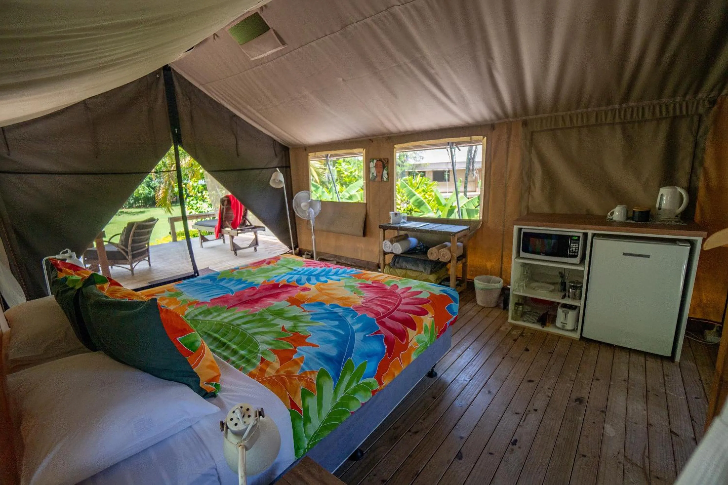 Coffee/tea facilities, Bed in Ikurangi Eco Retreat