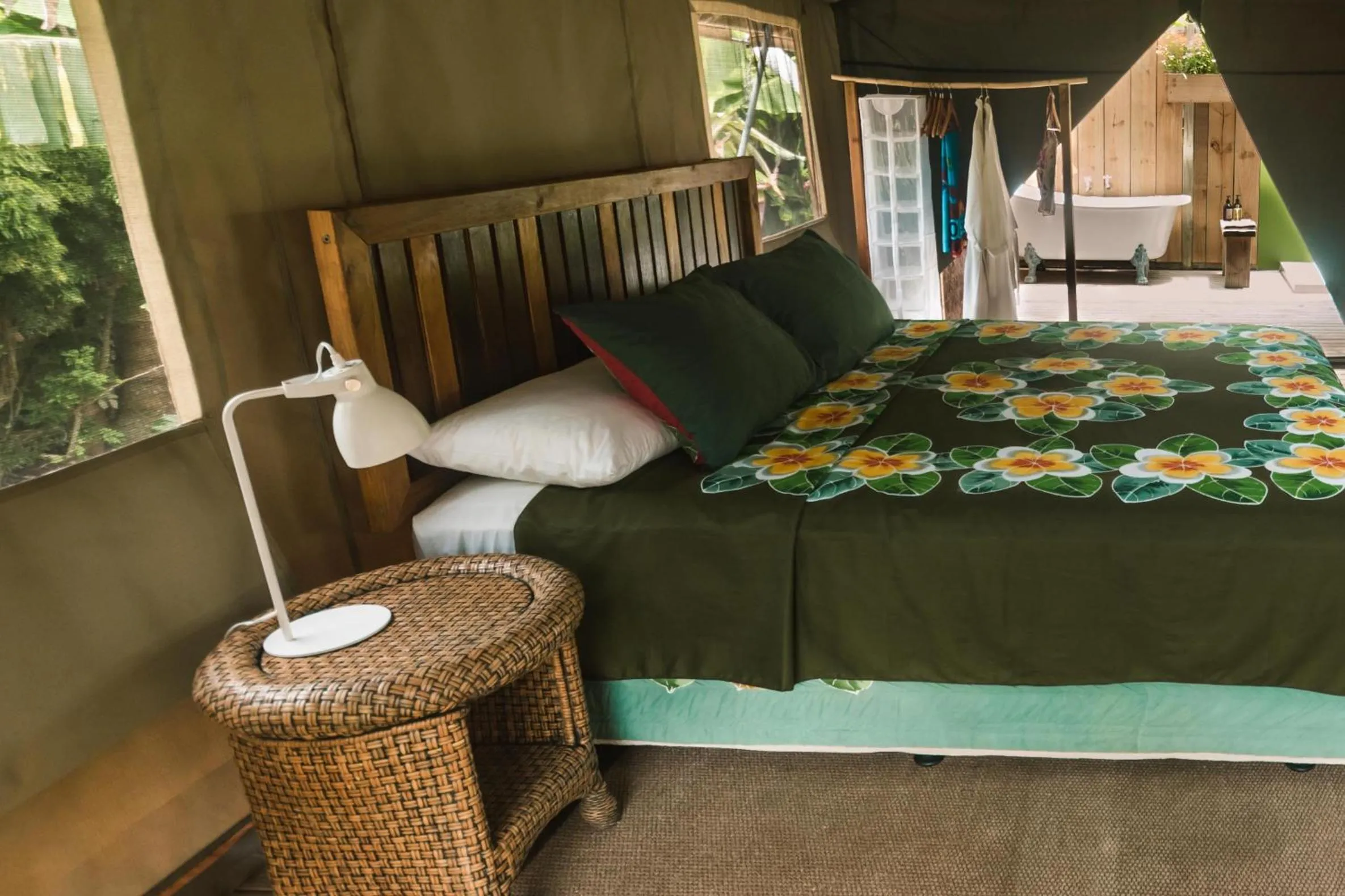 Coffee/tea facilities, Bed in Ikurangi Eco Retreat