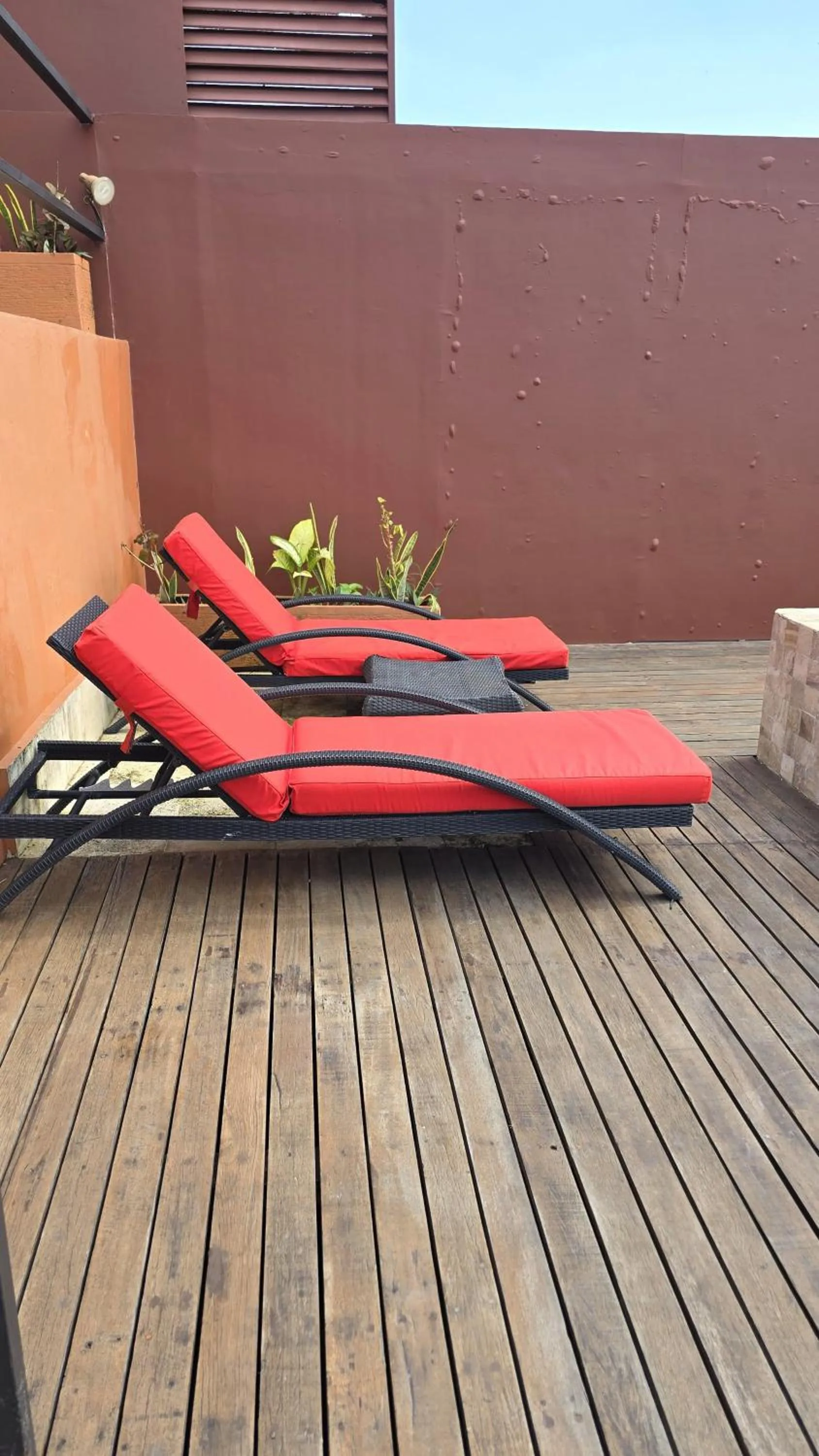 Swimming pool in Sky Suites