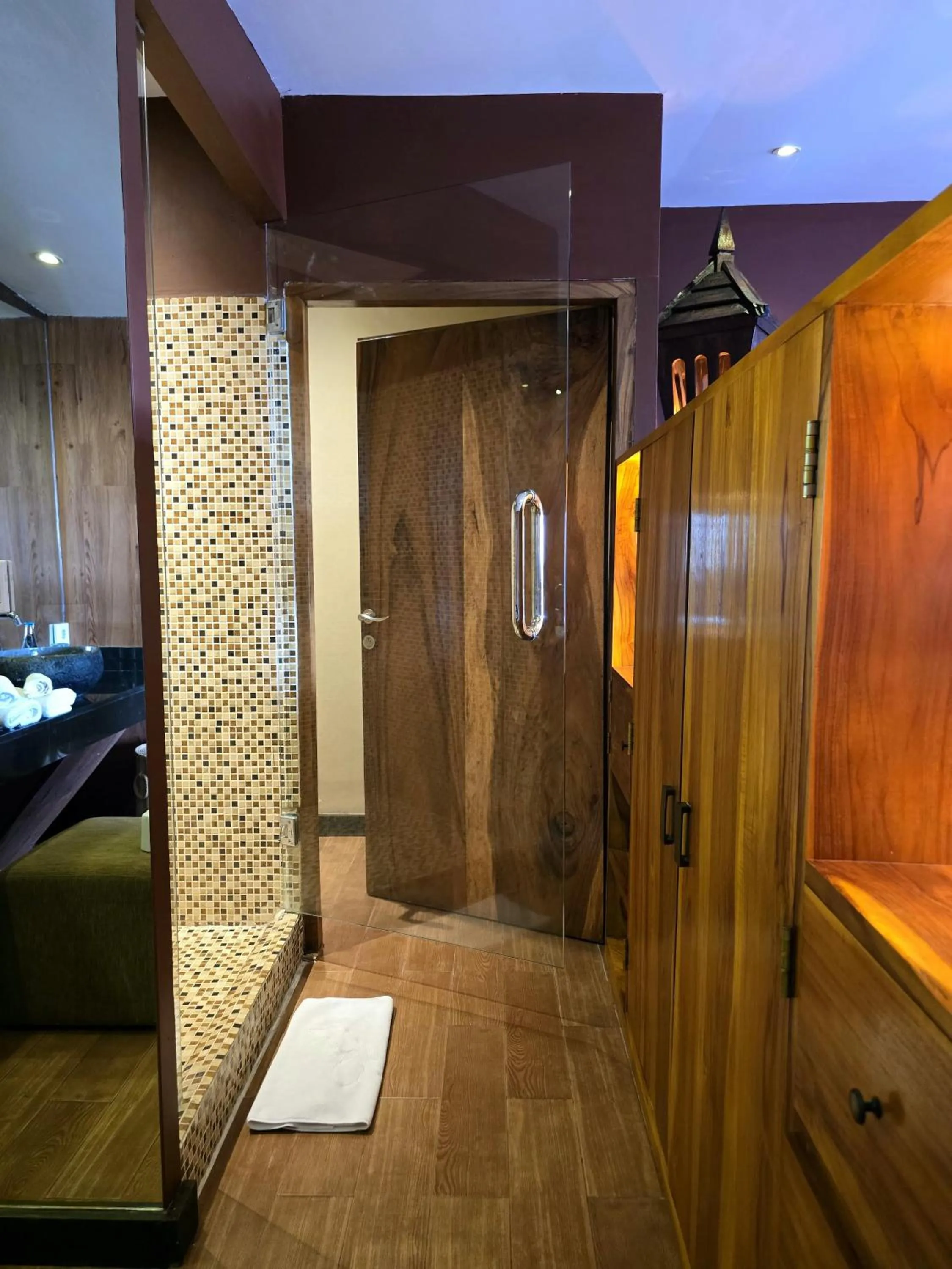 Bathroom in Sky Suites