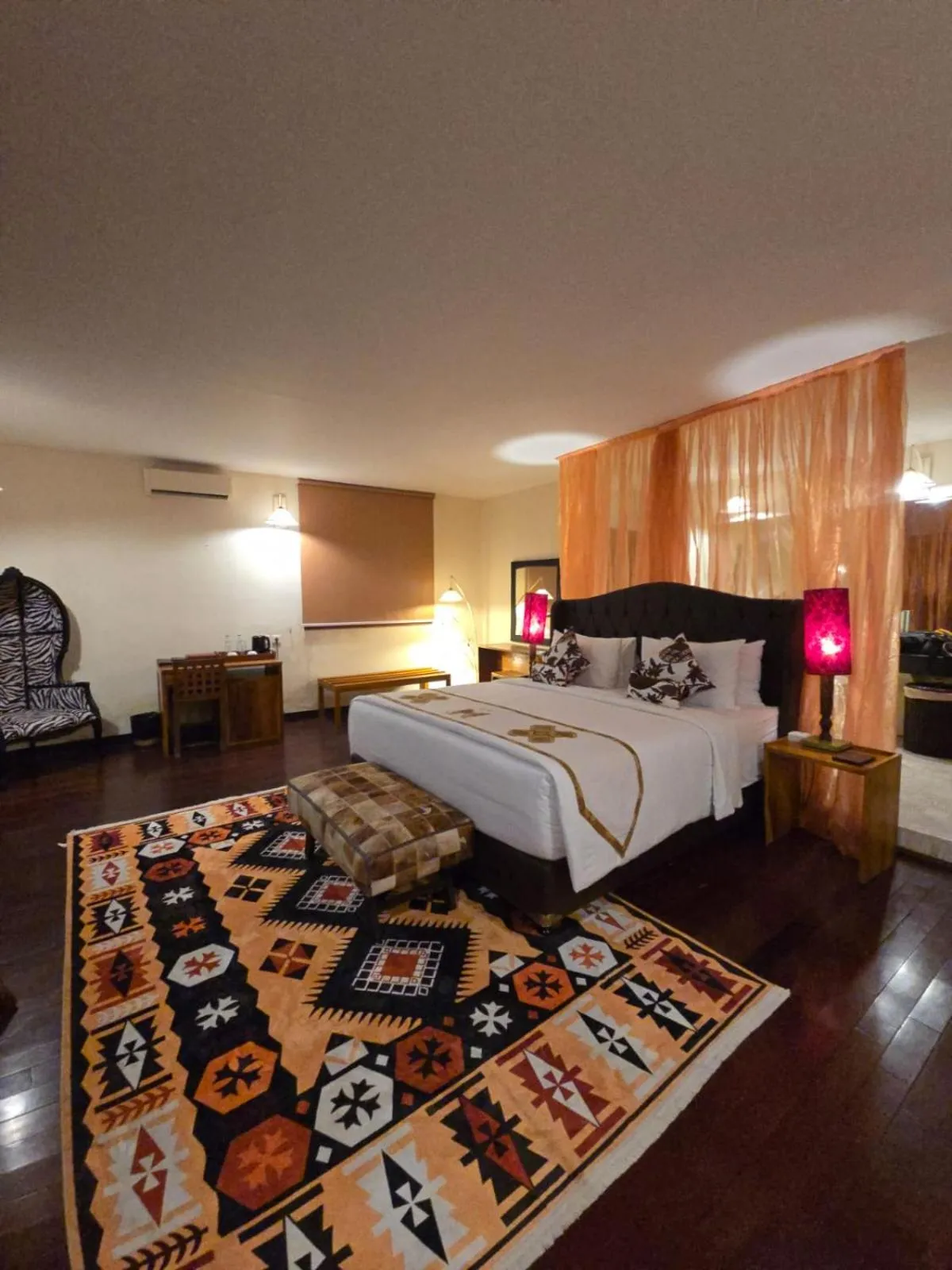 Bedroom, Bed in Sky Suites