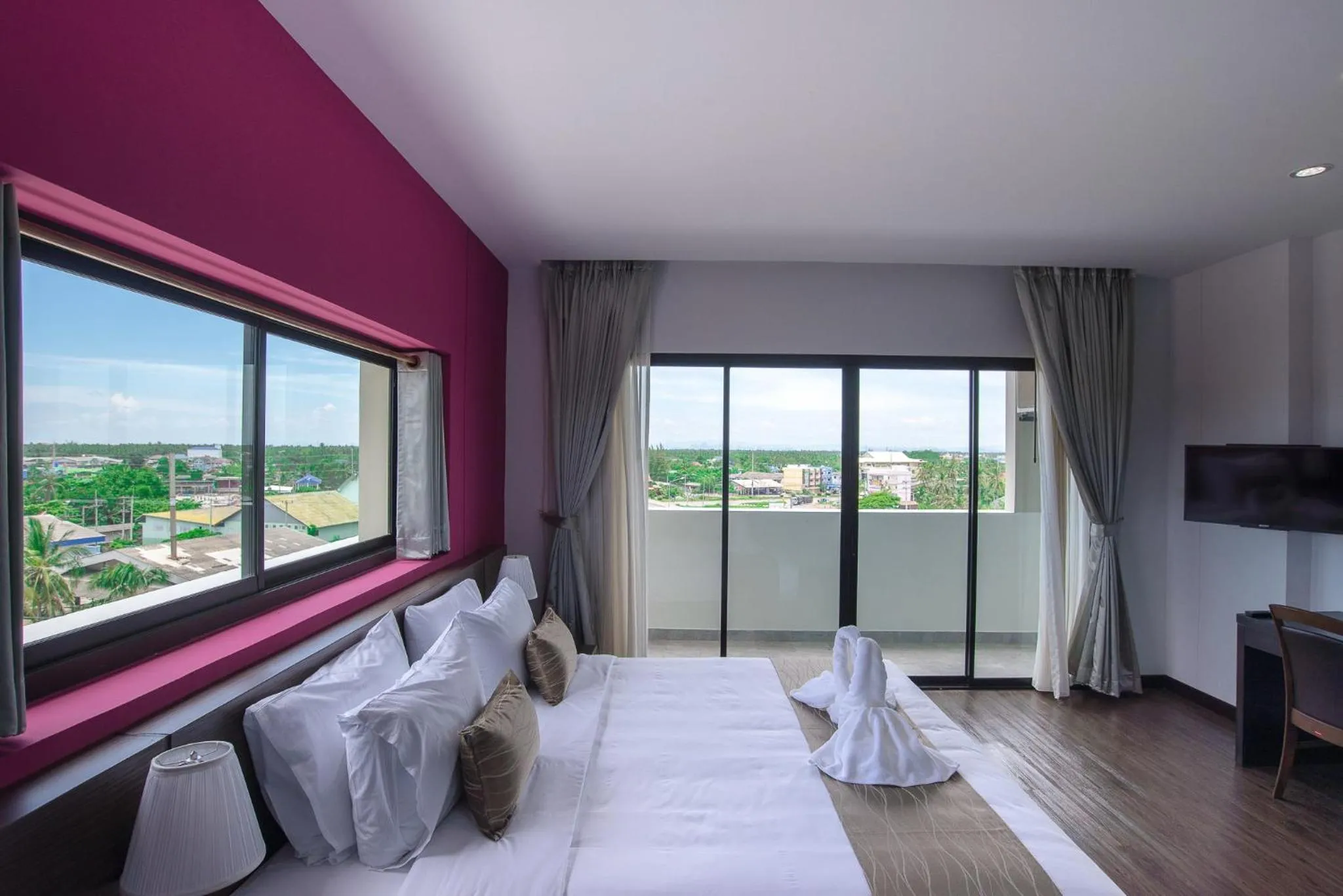 Bed in Coco View Hotel