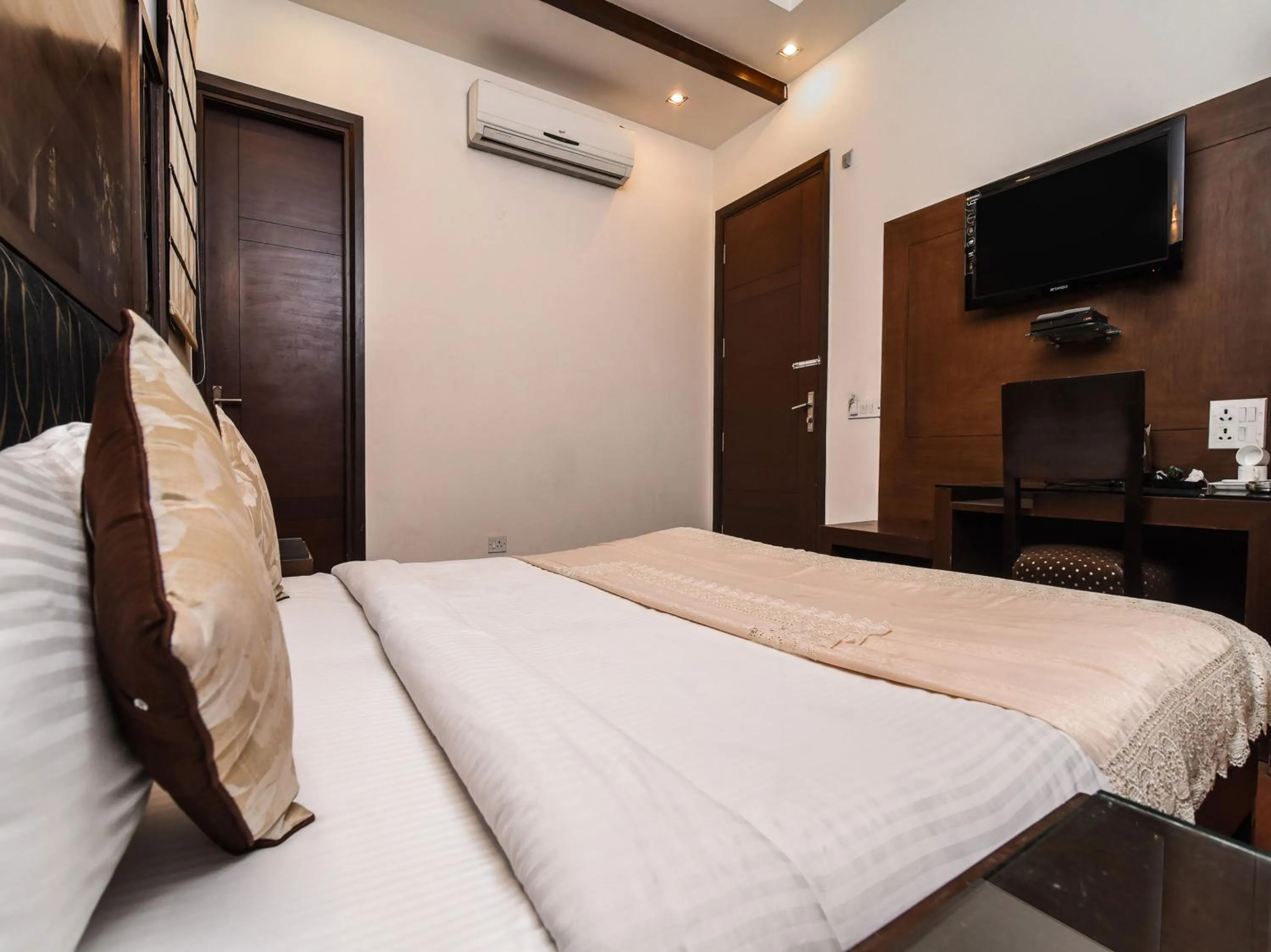 Bedroom, Bed in Hotel Haris MG Road Gurugram