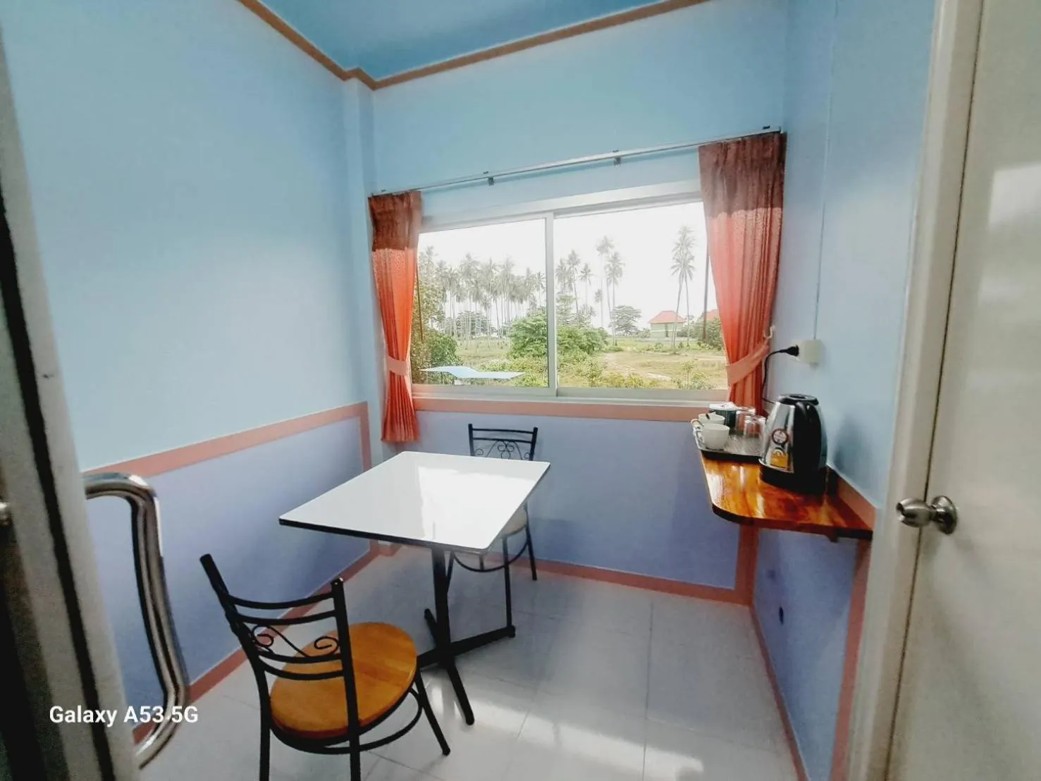 Coffee/tea facilities in Peace Lanta Mansion