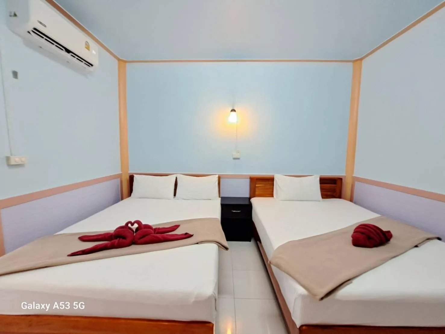 Bed in Peace Lanta Mansion