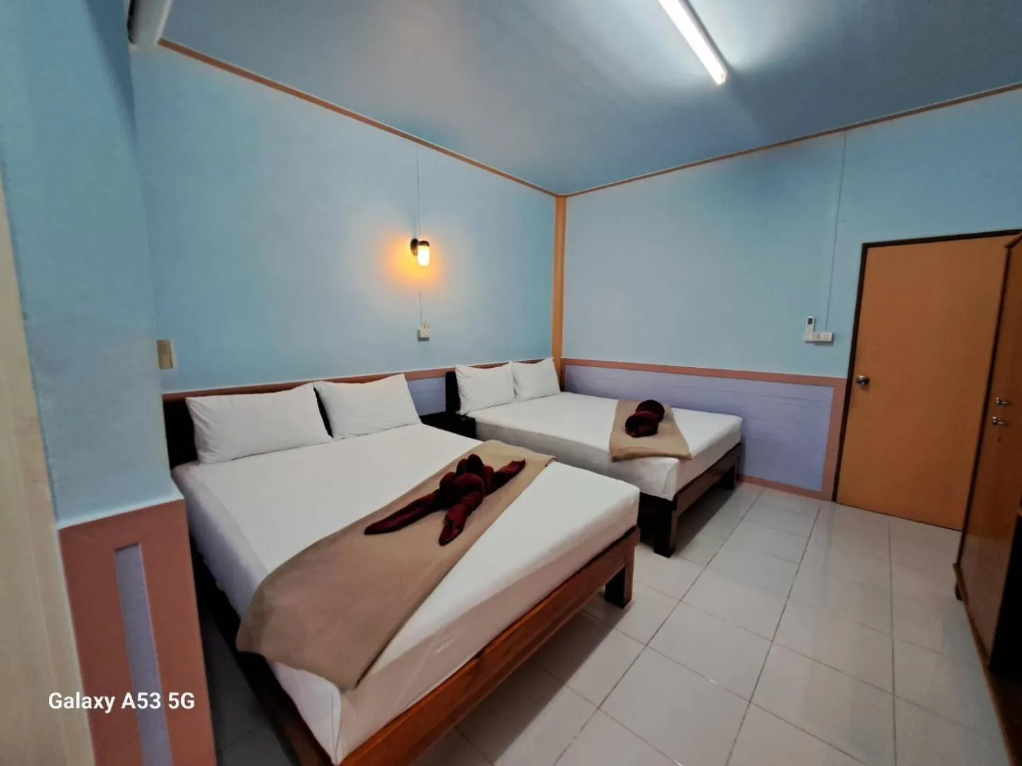 Bed in Peace Lanta Mansion