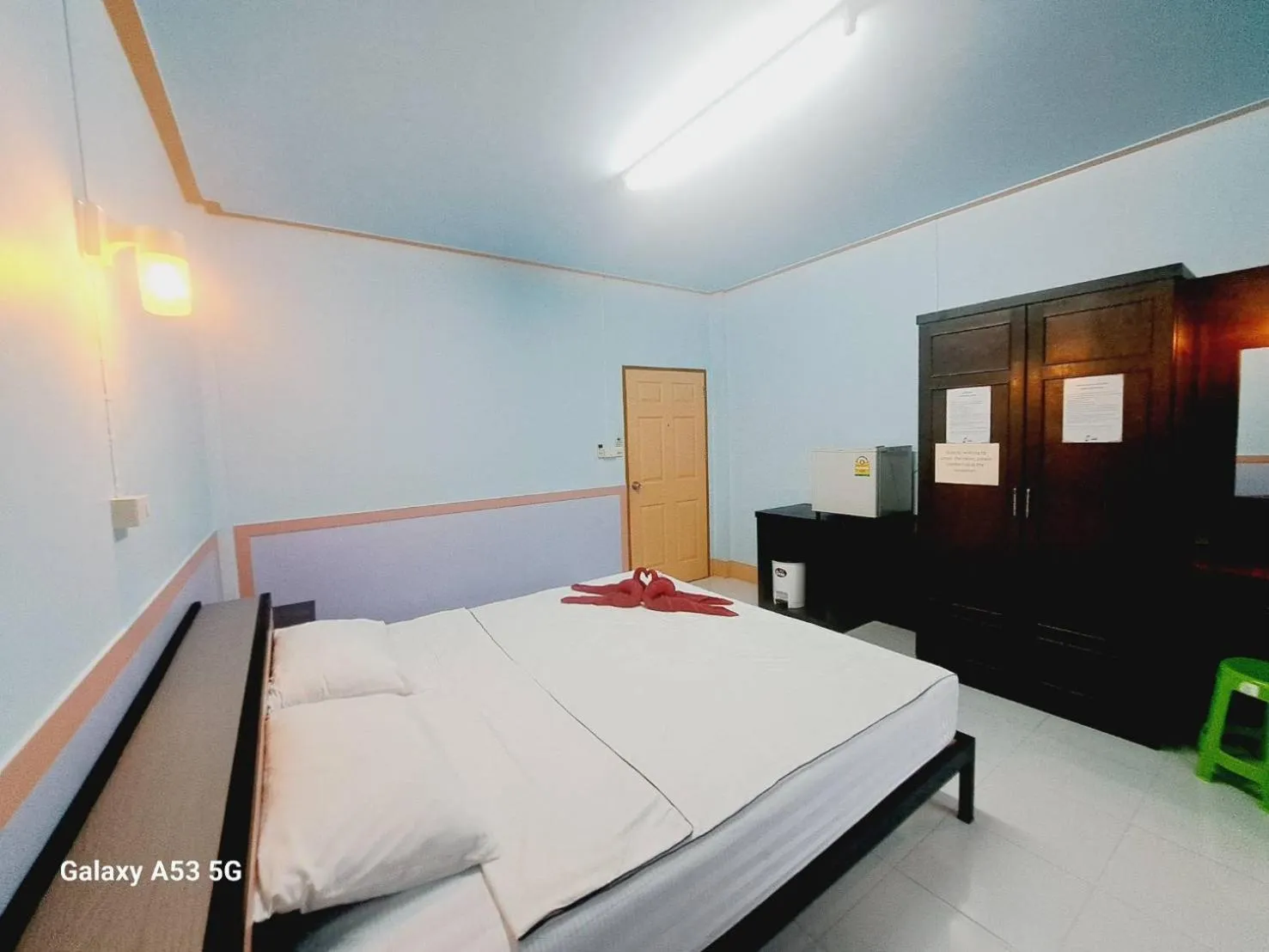 Bed in Peace Lanta Mansion