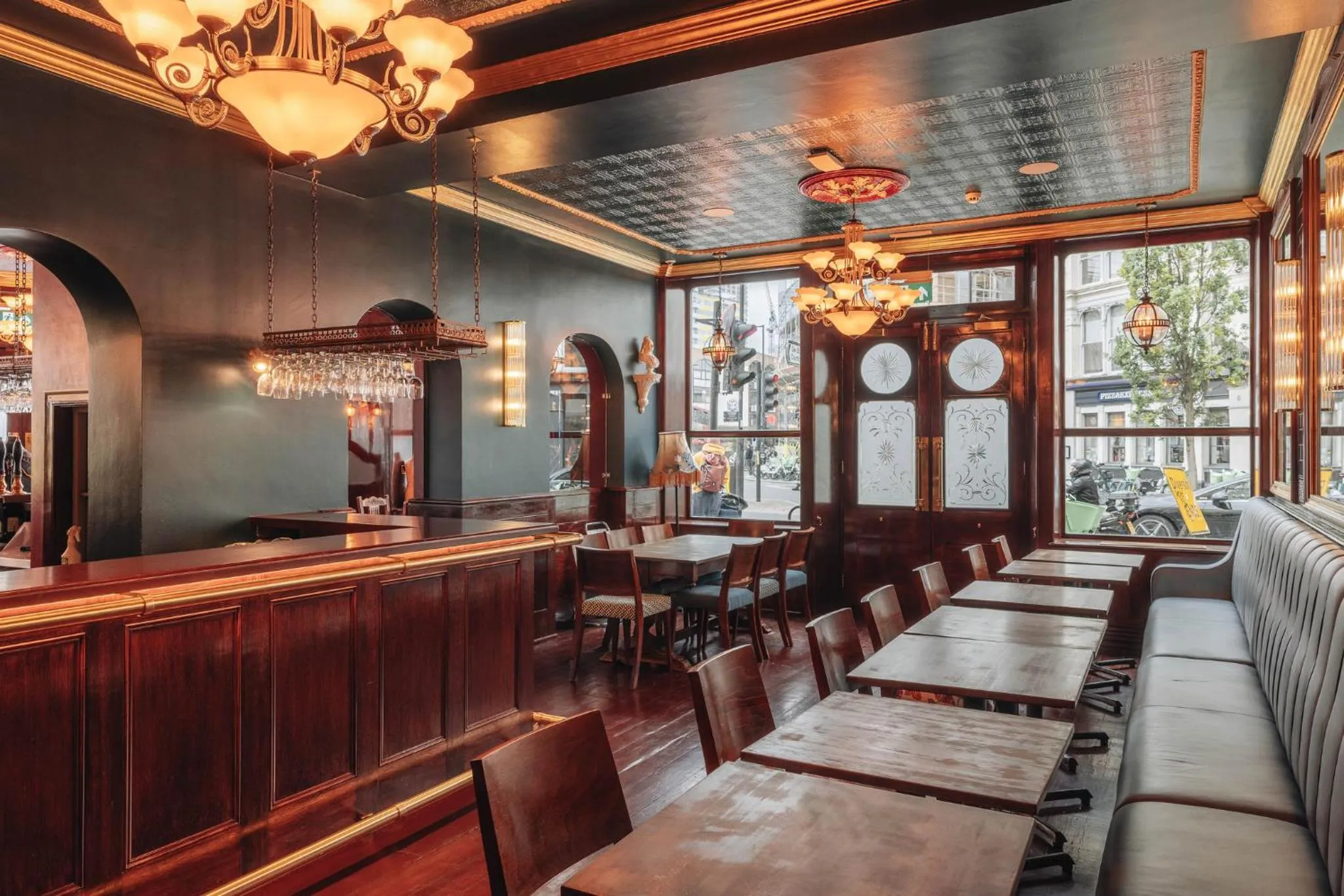 Lounge or bar in Hotel Indigo London Clerkenwell by IHG