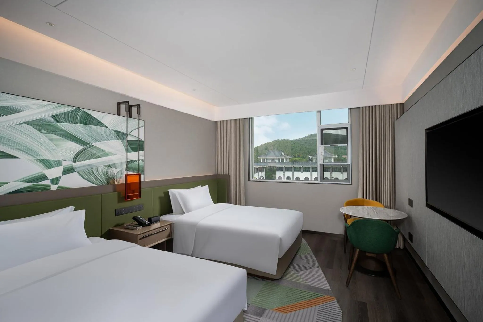 Photo of the whole room, Bed in Holiday Inn Xuzhou Yunquan by IHG