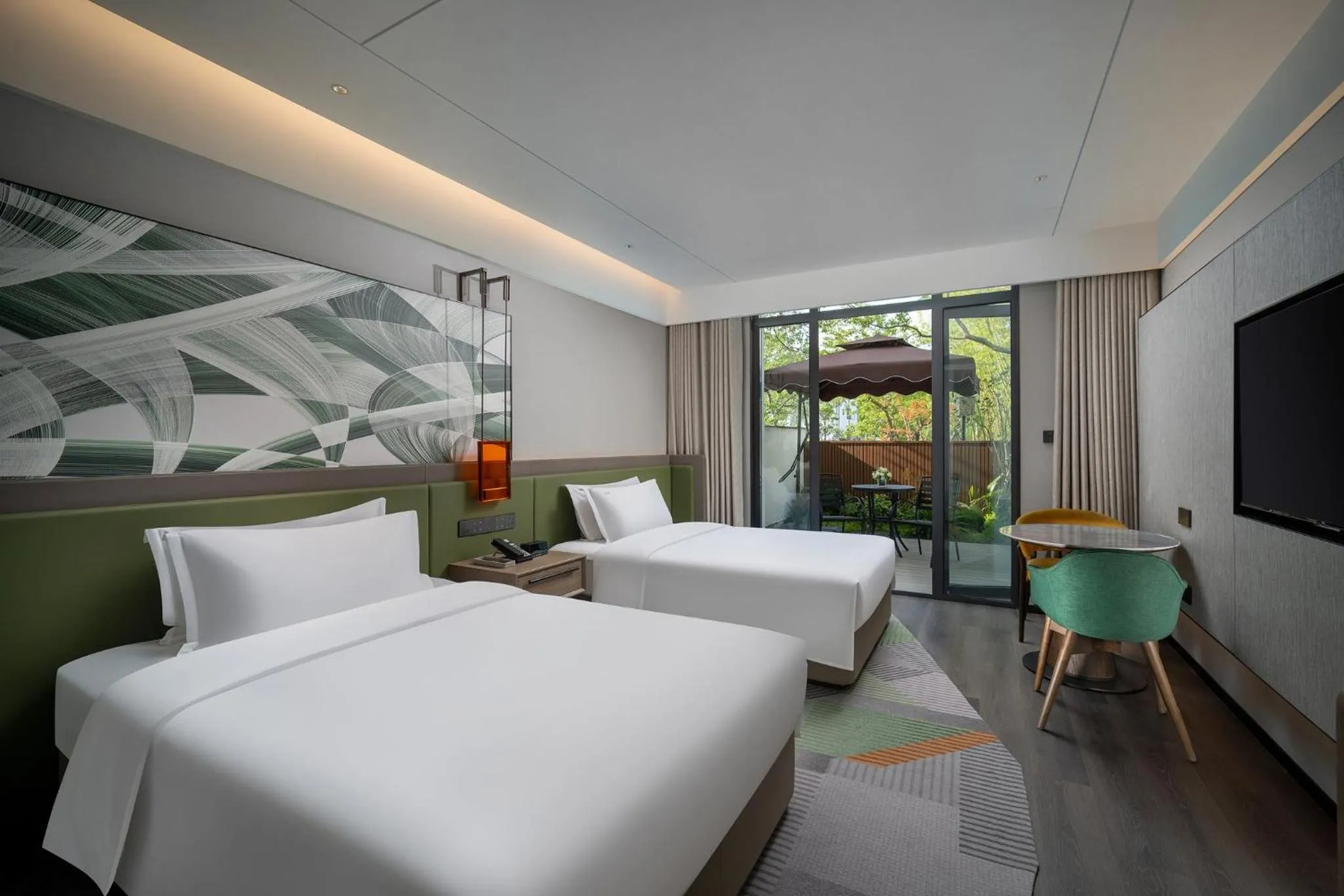 Photo of the whole room, Bed in Holiday Inn Xuzhou Yunquan by IHG