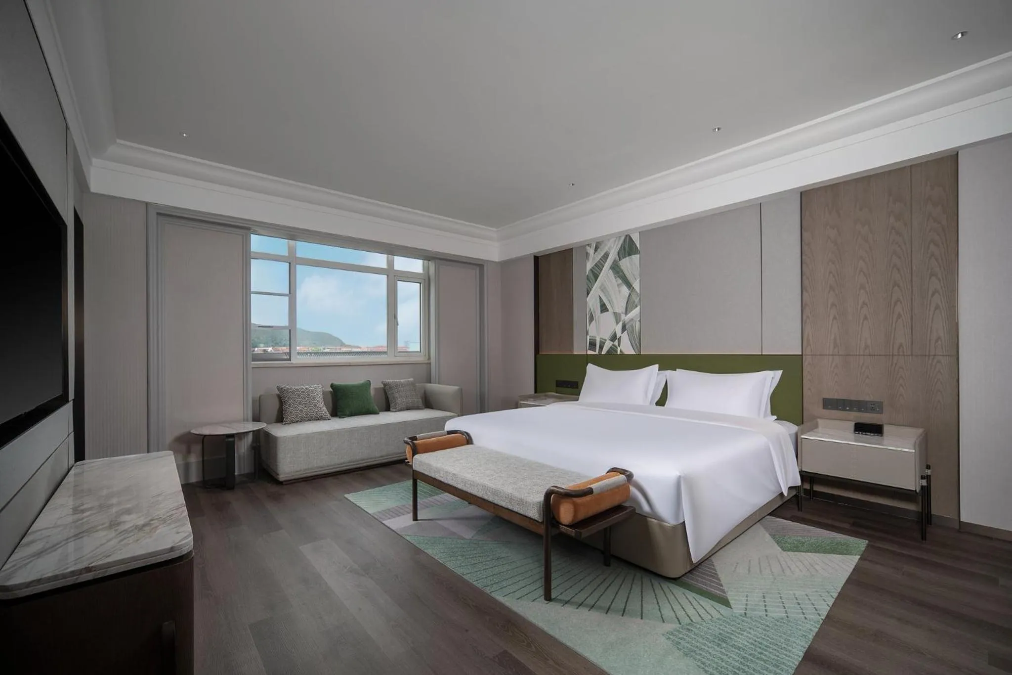 Photo of the whole room, Bed in Holiday Inn Xuzhou Yunquan by IHG