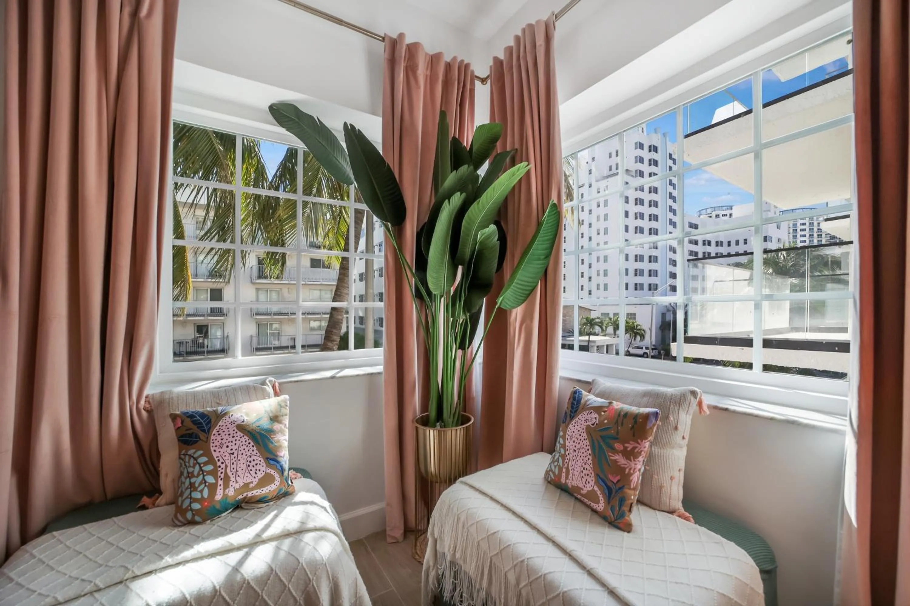 City view, Bed in Le Particulier Miami