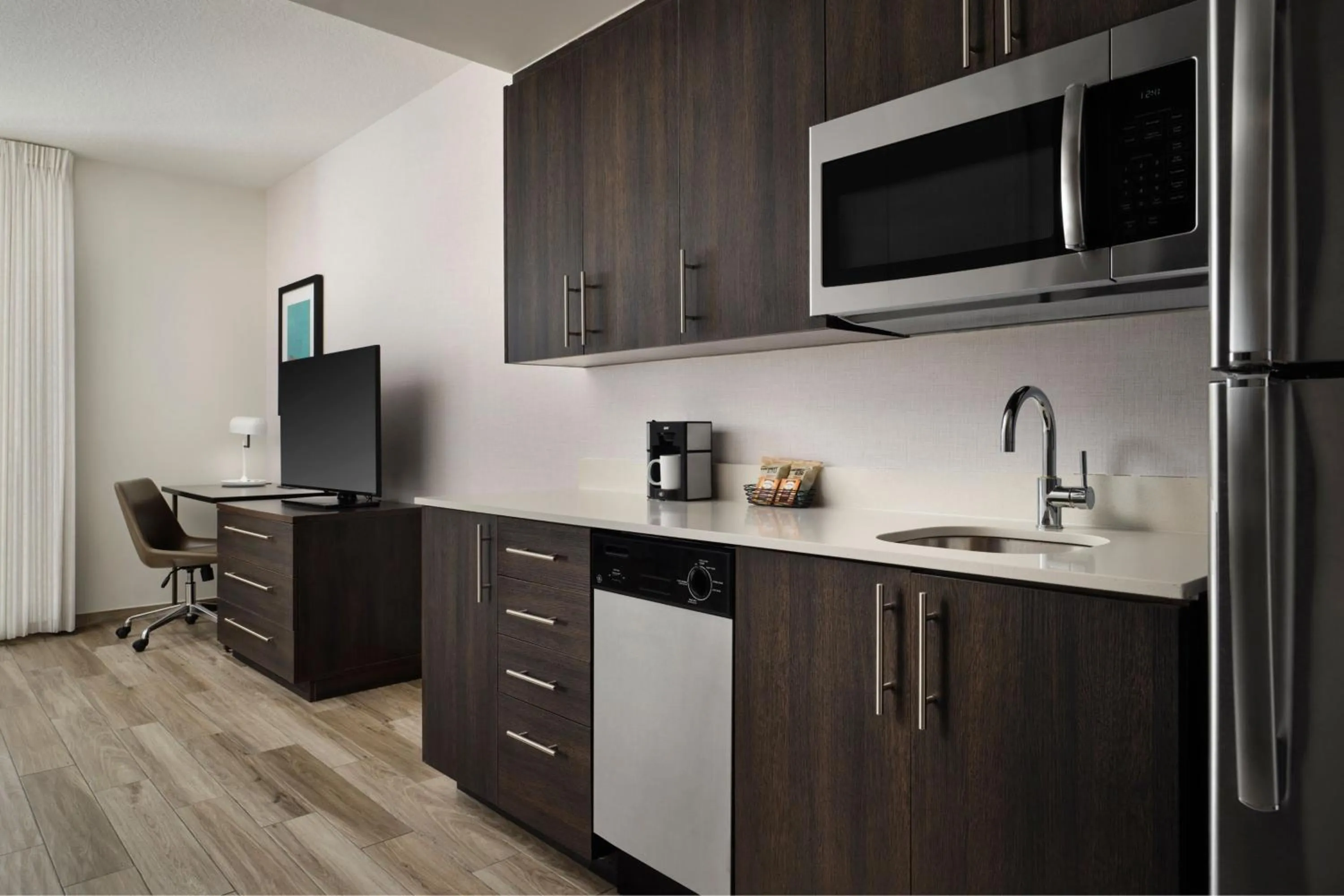 TV and multimedia in Residence Inn by Marriott Miami Beach Surfside