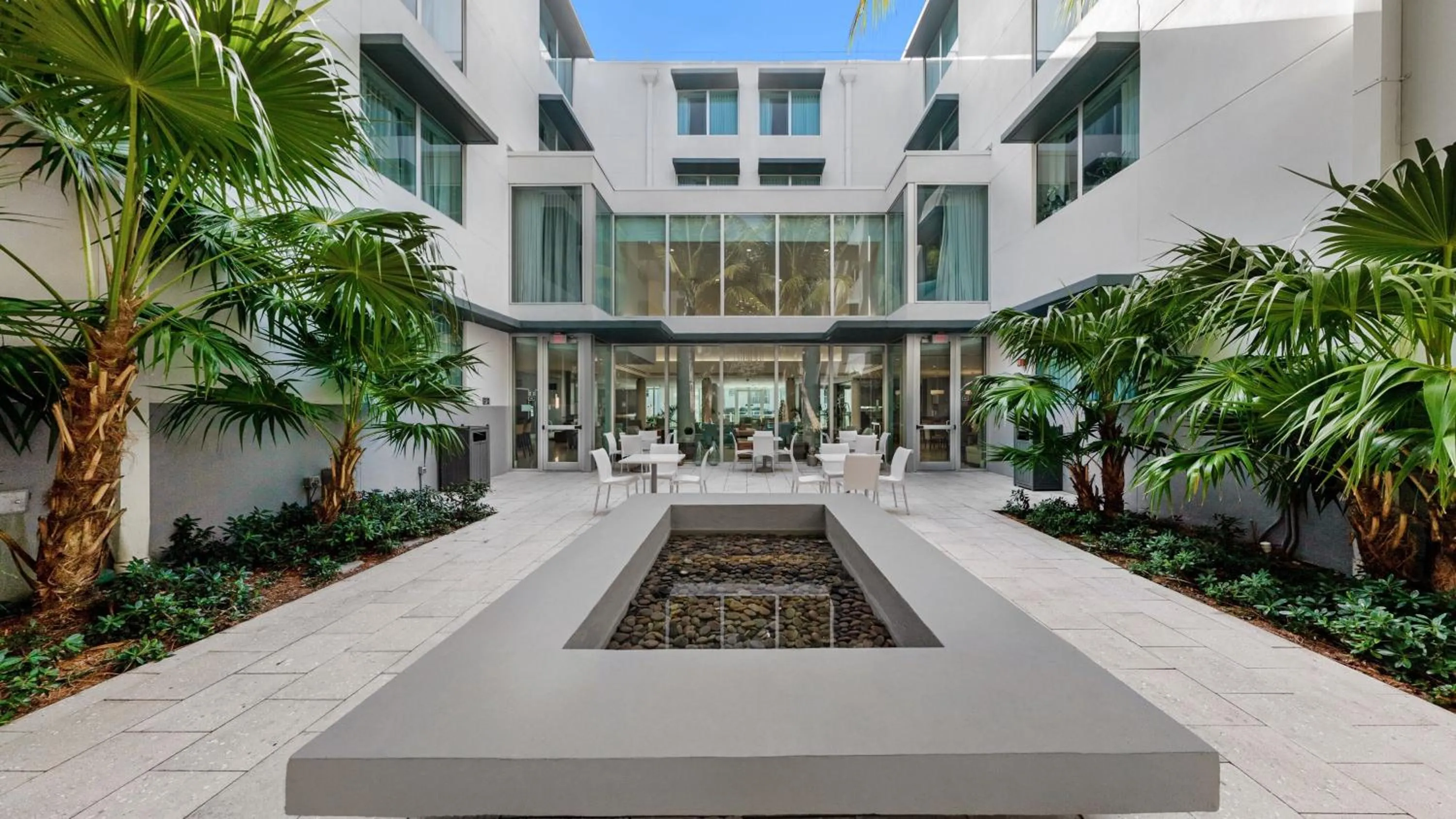 Inner courtyard view in Residence Inn by Marriott Miami Beach Surfside