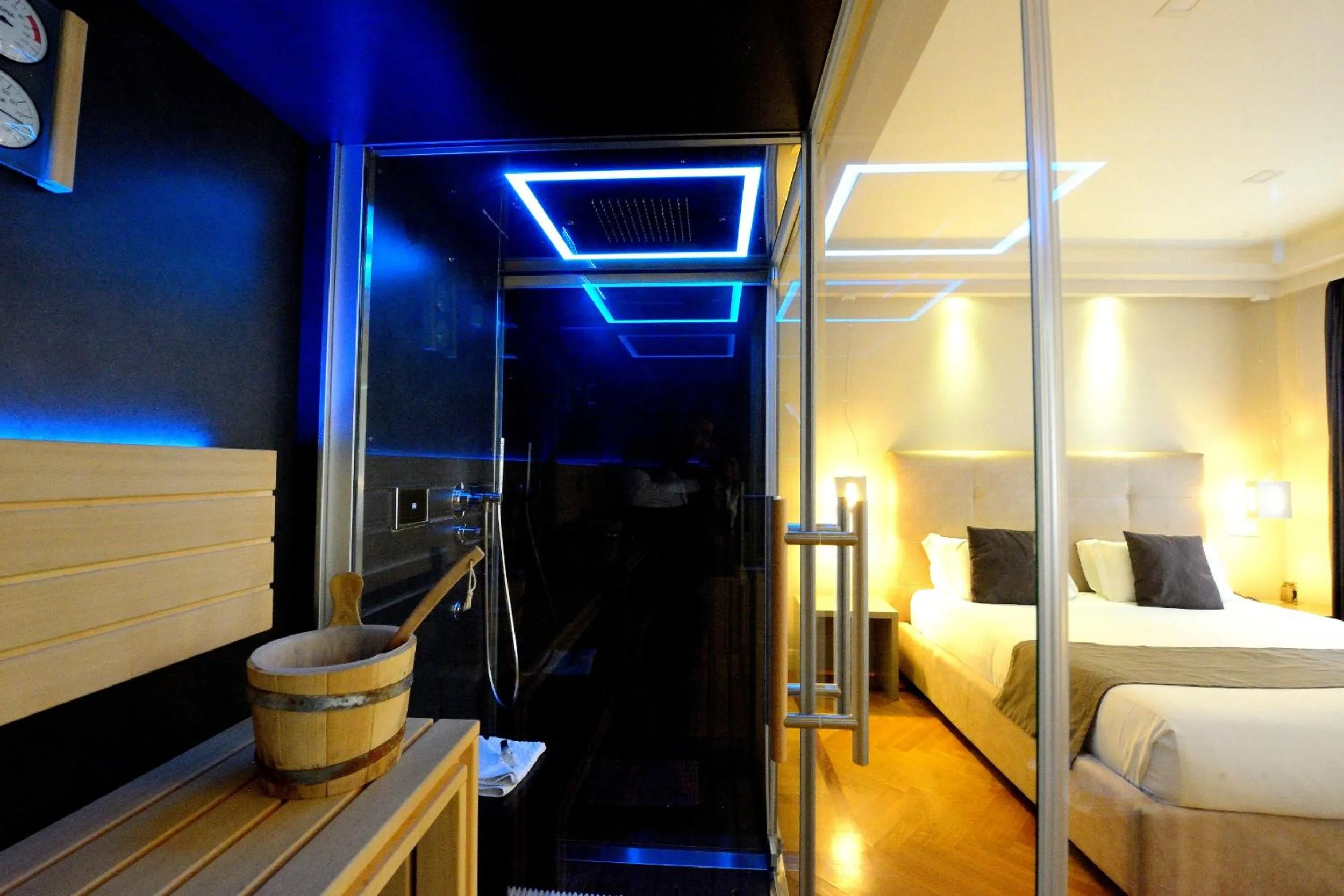Sauna, Bed in Terrazza Marco Antonio Luxury Suite