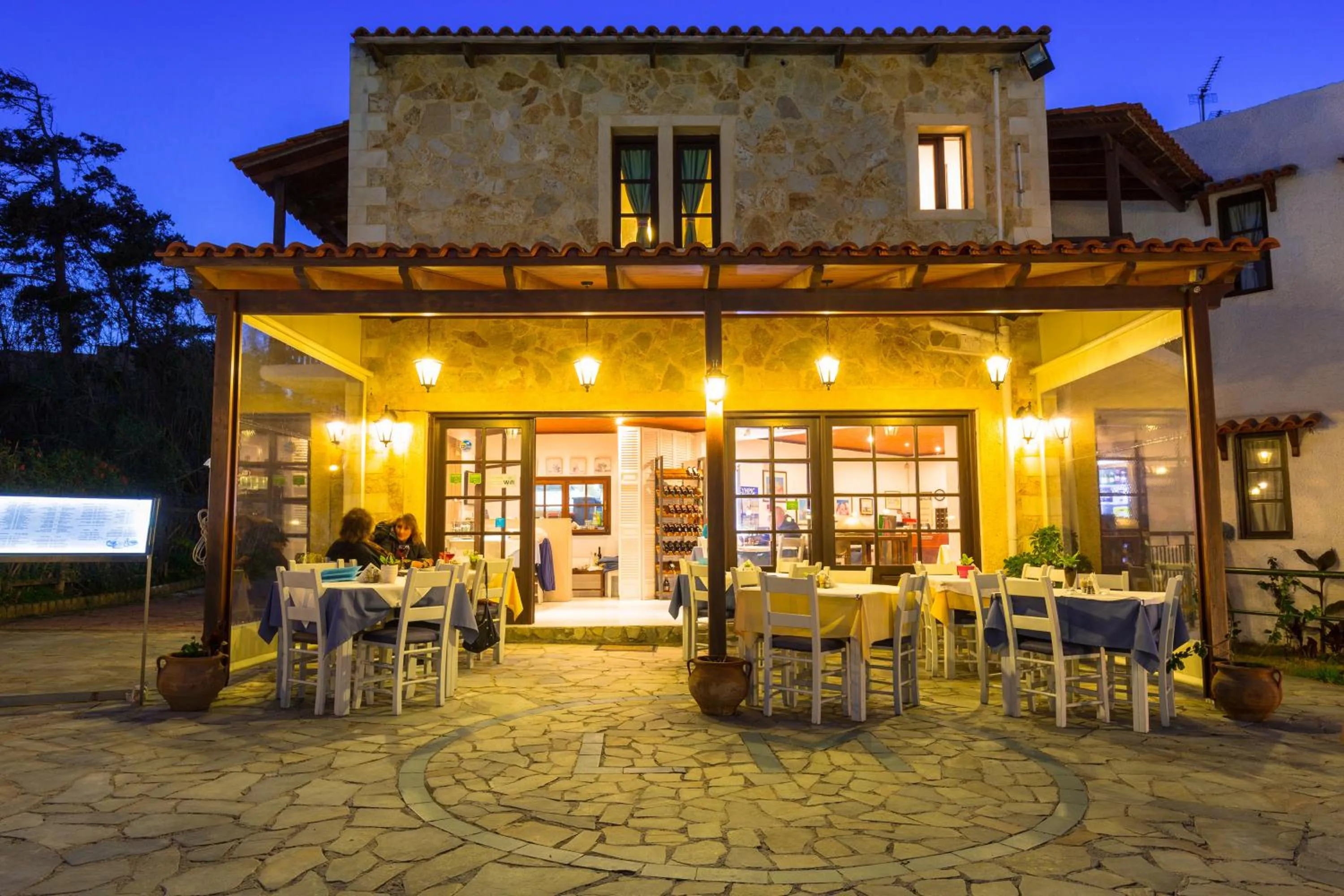 Restaurant/places to eat in Ledra Maleme Hotel