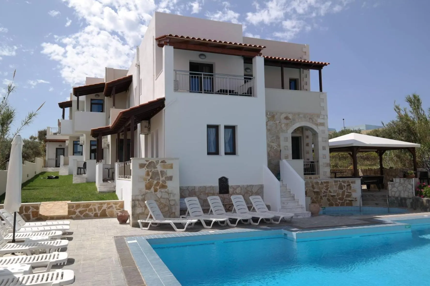 Swimming pool in Ledra Maleme Hotel