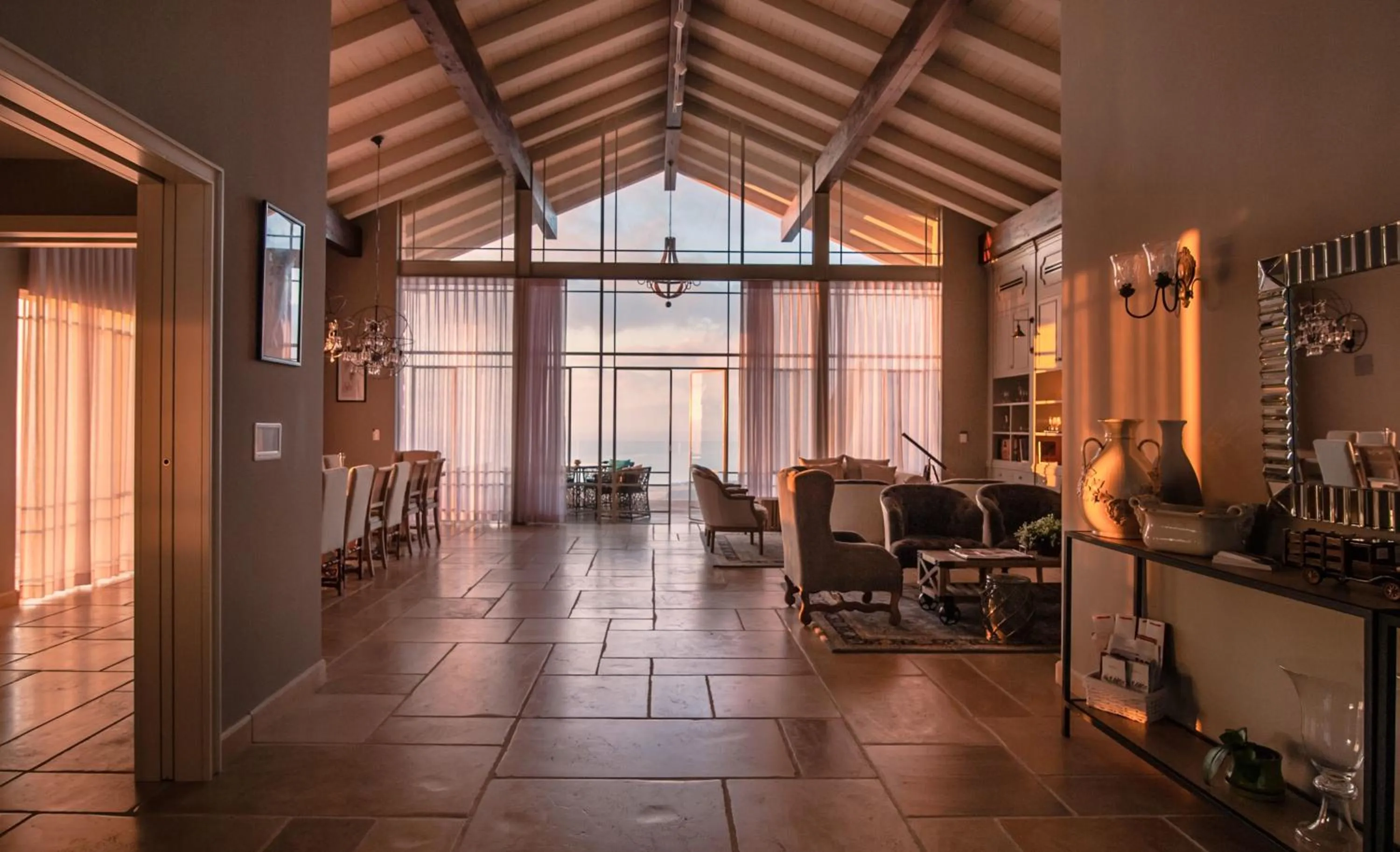 Communal lounge/ TV room in Chateau Glili