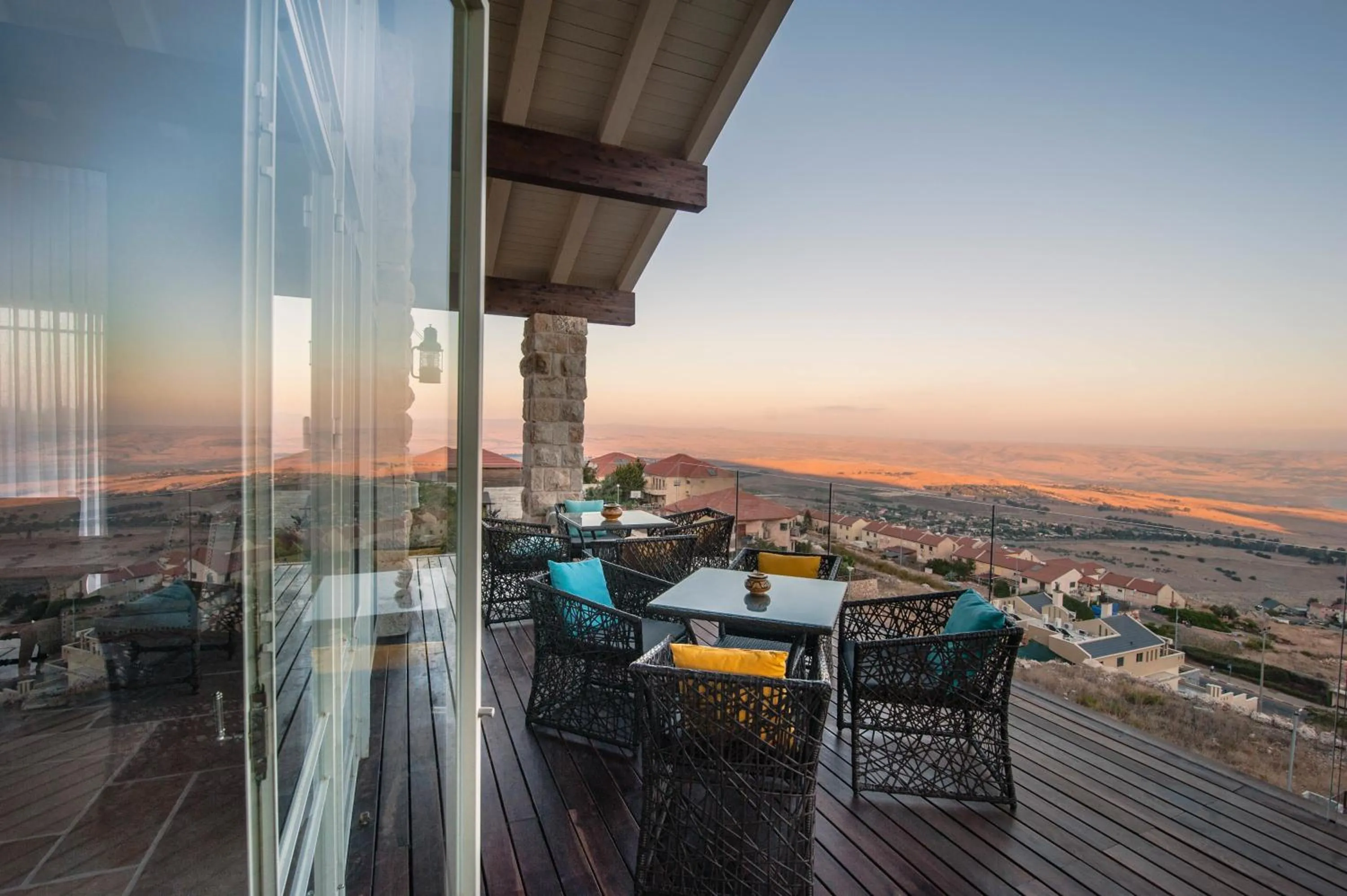 Balcony/Terrace in Chateau Glili