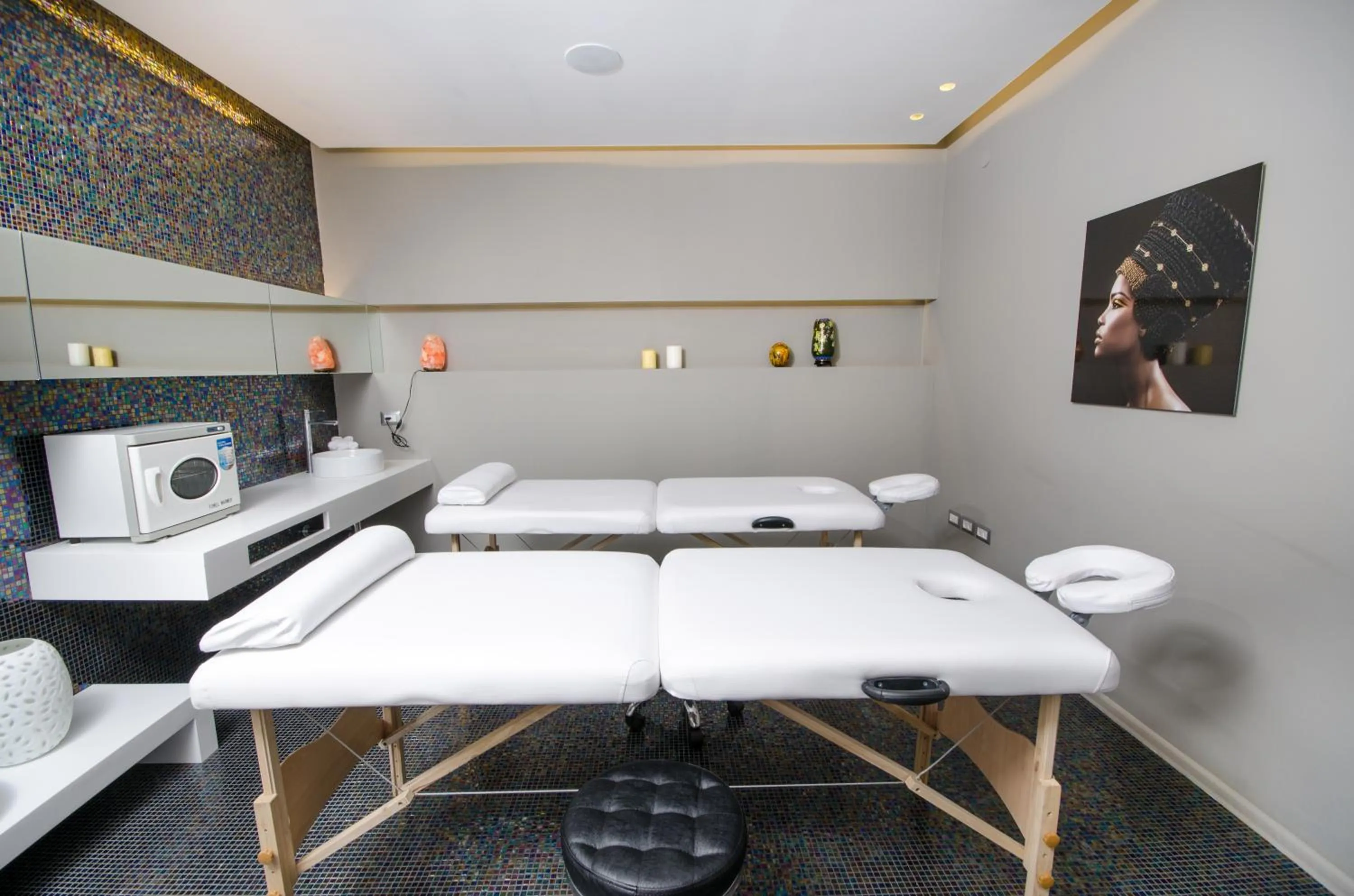 Massage in Chateau Glili