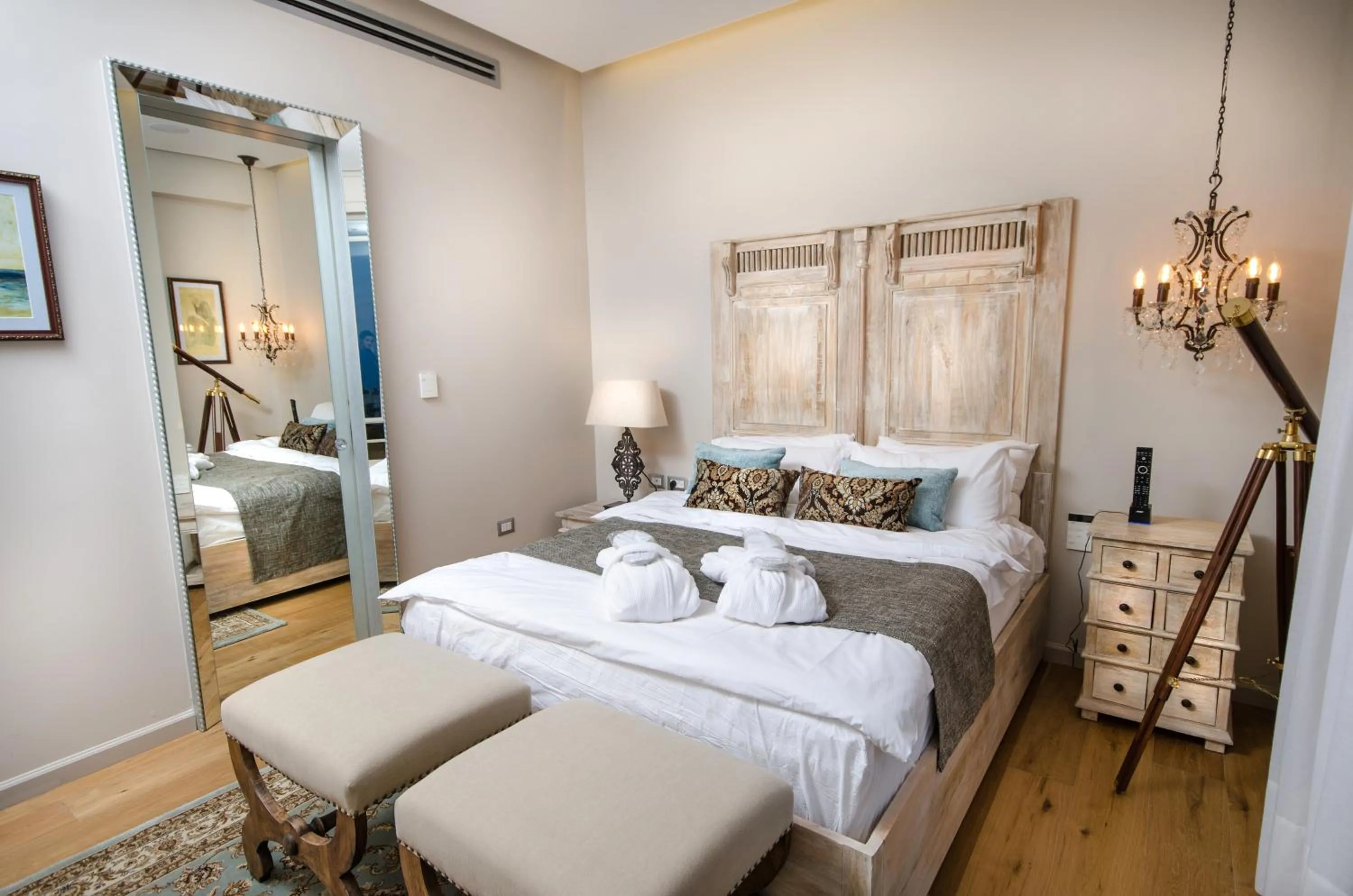 Bedroom, Bed in Chateau Glili