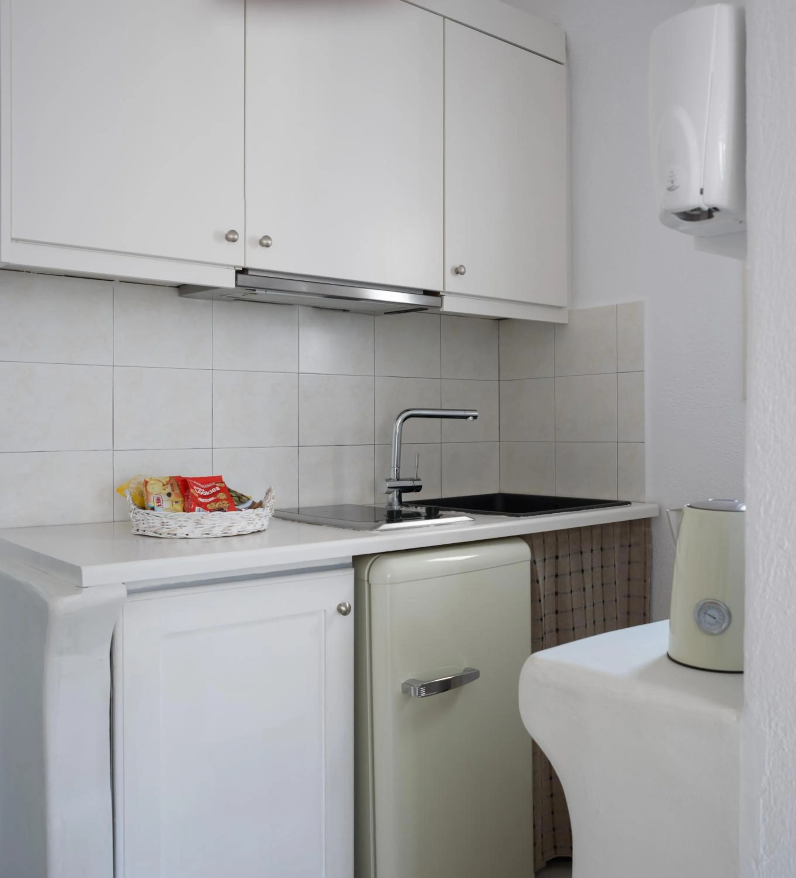 Coffee/tea facilities in Ode Villa Oia Caldera & Sunset View