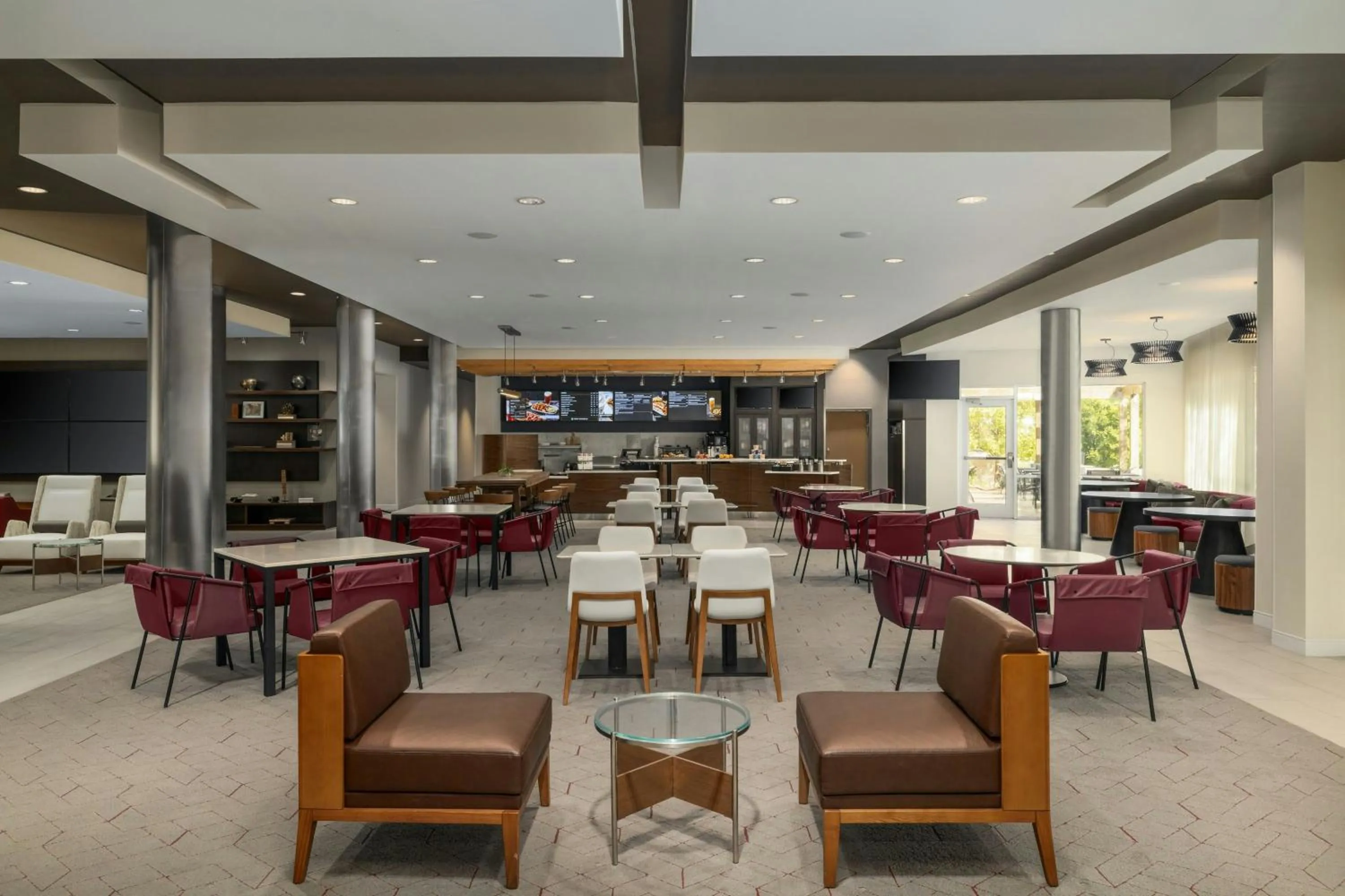 Restaurant/places to eat in Courtyard by Marriott Starkville MSU at The Mill Conference Center