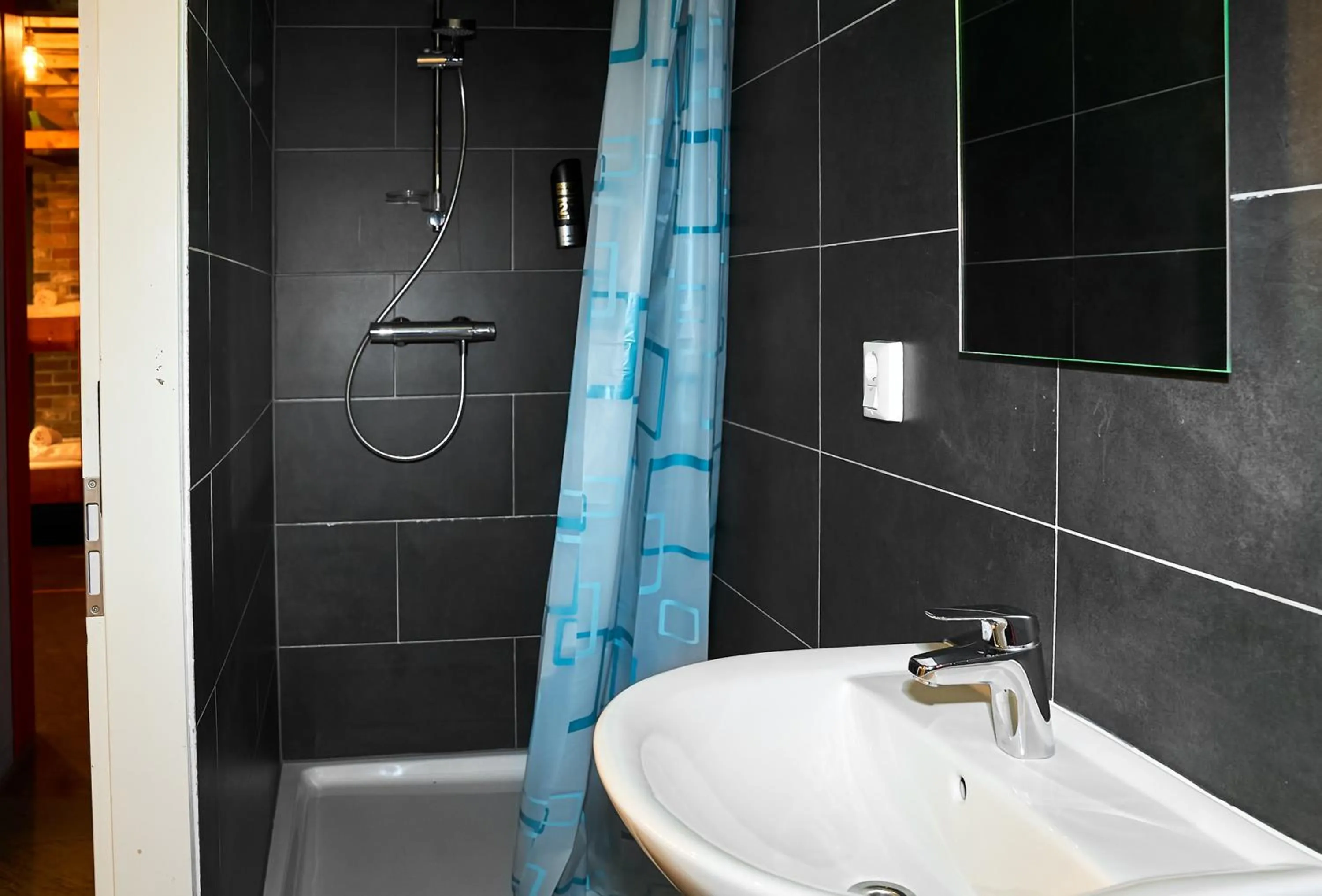 Bathroom in Amsterdam Teleport Hotel