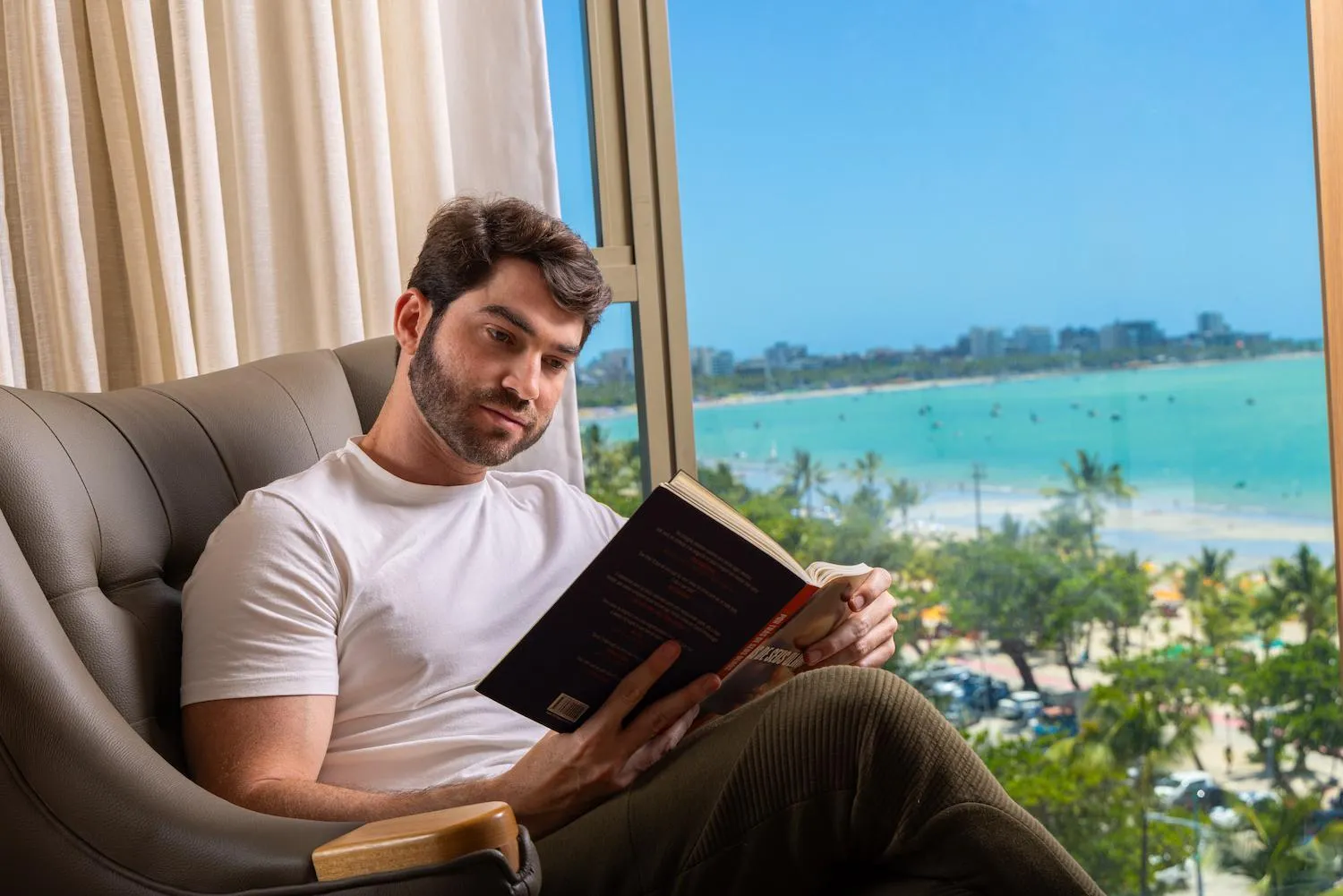 Day in Sais Beach Living Hotel