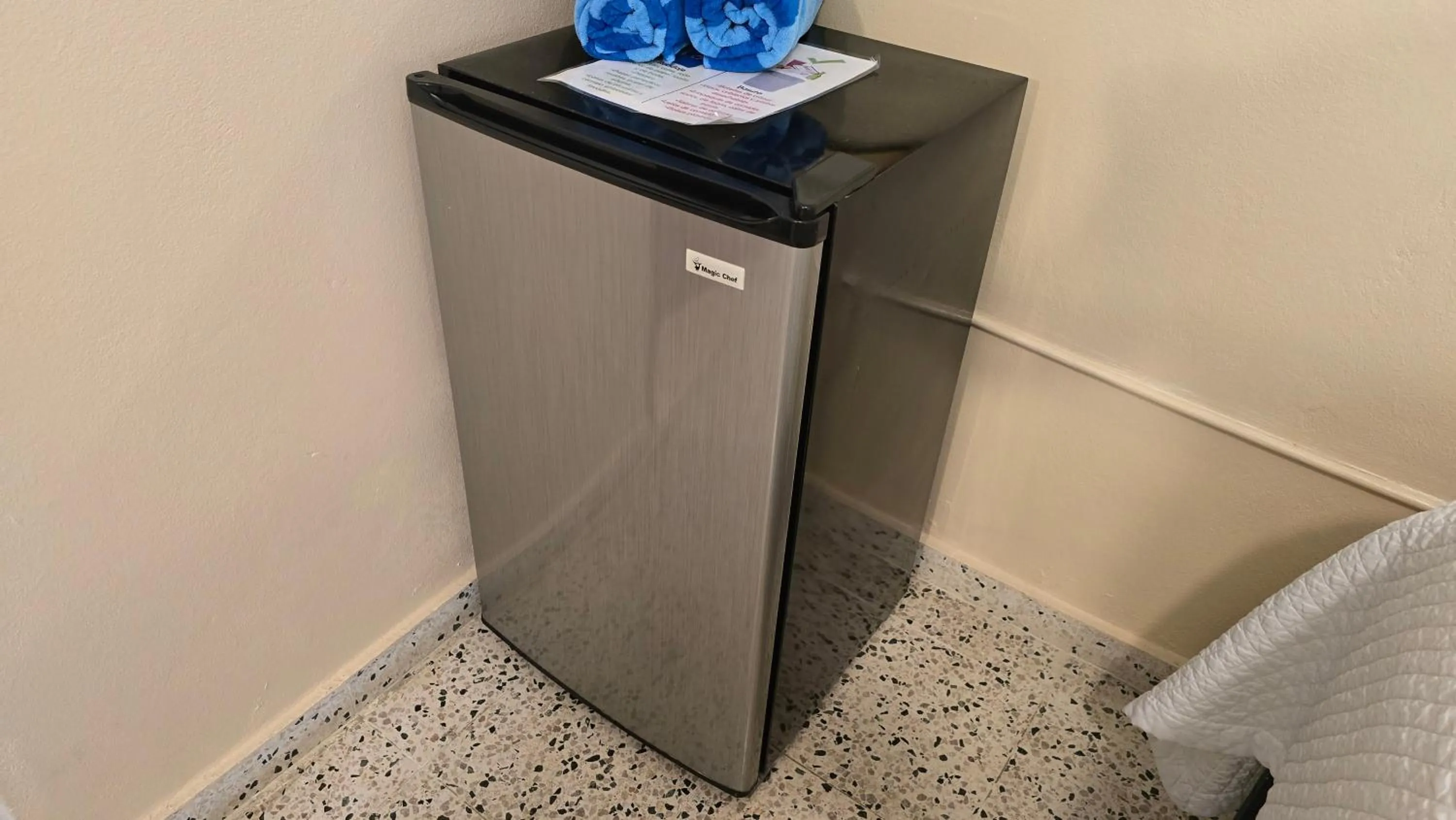 furniture in I Love Combate Rooms & Suites