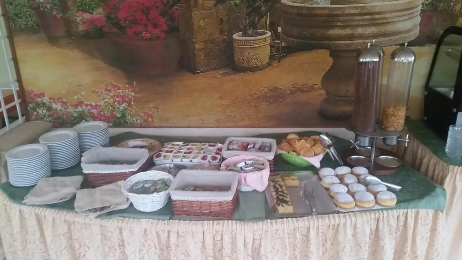 Breakfast in Hotel Le Macine