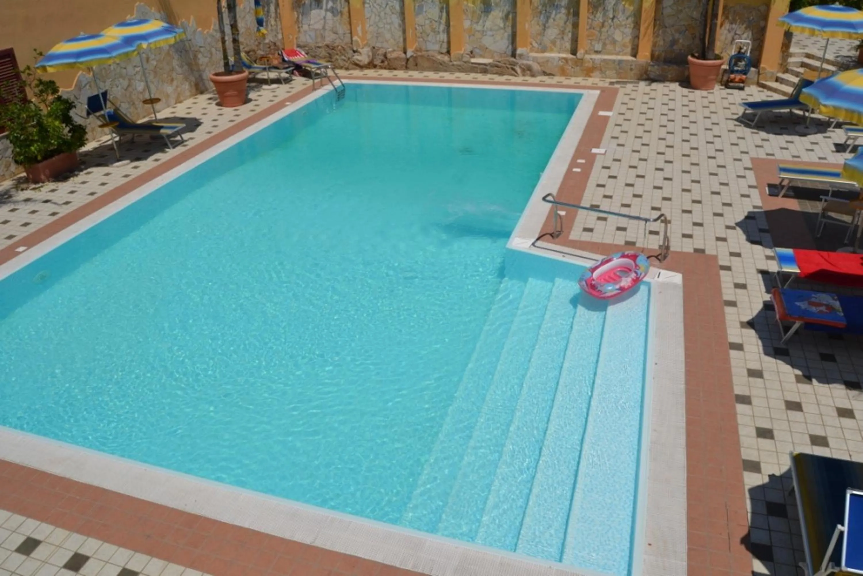 Swimming pool in Hotel Le Macine