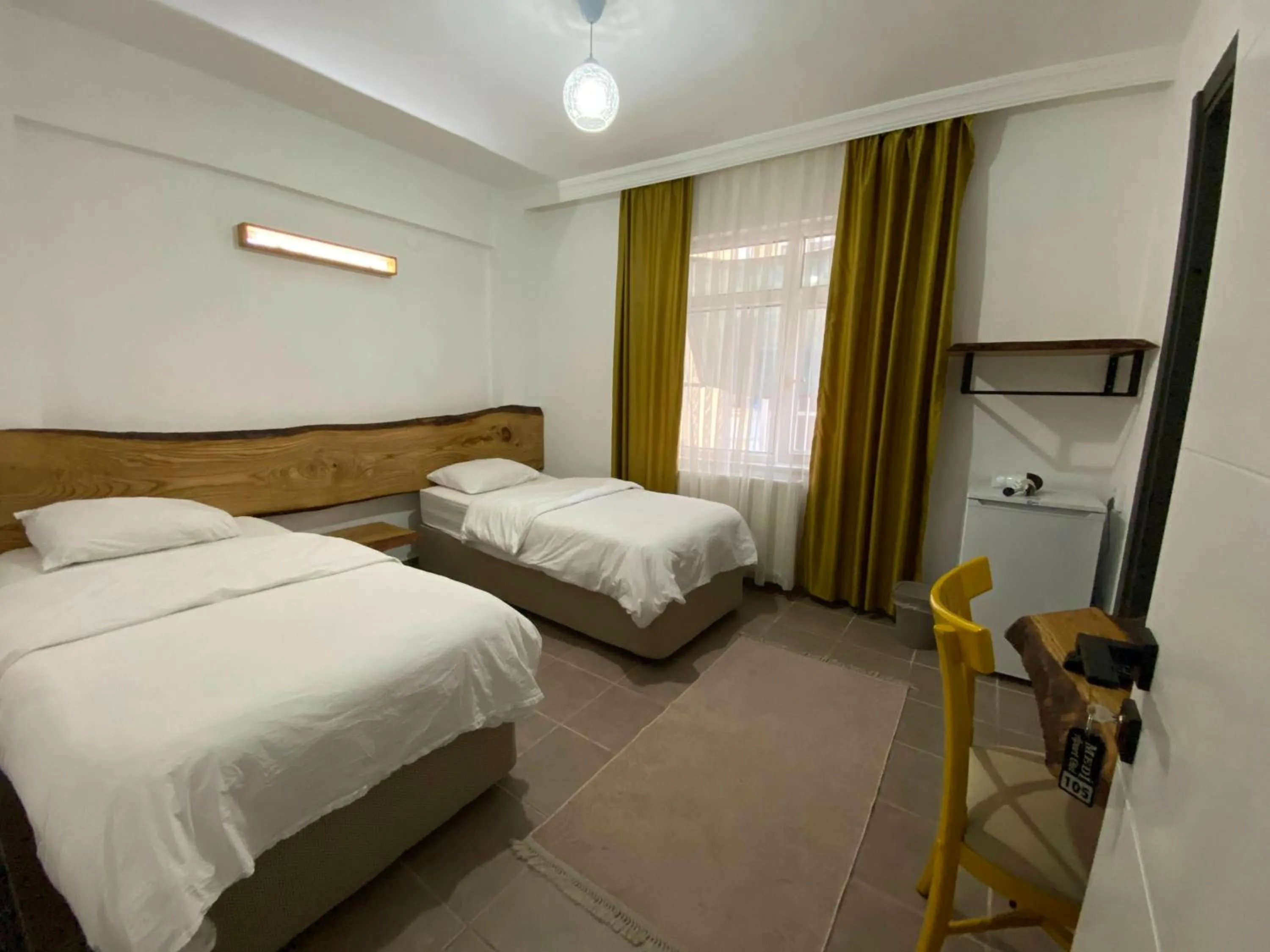 Photo of the whole room, Bed in Medi Otel