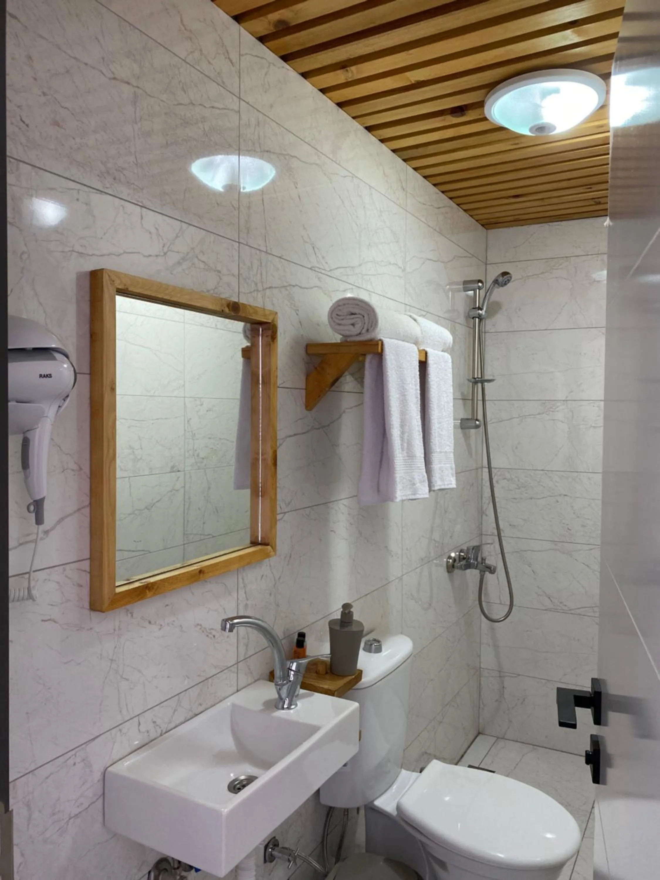 Bathroom in Medi Otel