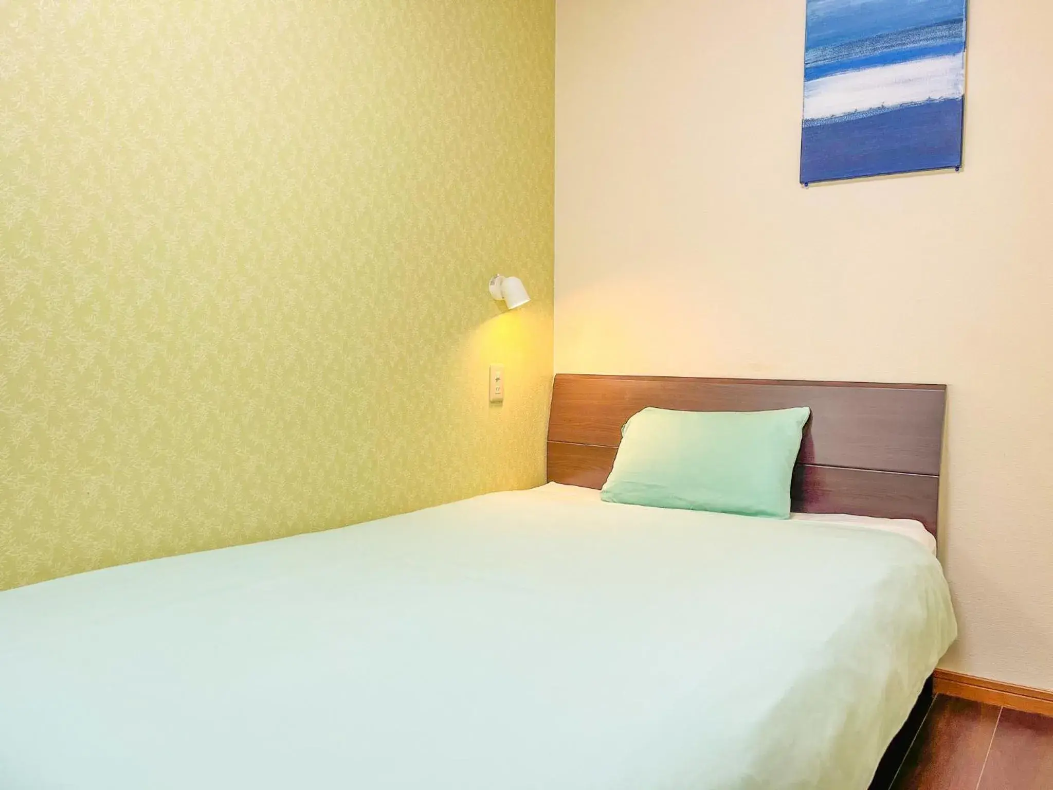 Double Room with Small Double Bed - single occupancy in B&B 4 Rooms Double Room with Small Double Bed - single occupancy in B&B 4 Rooms