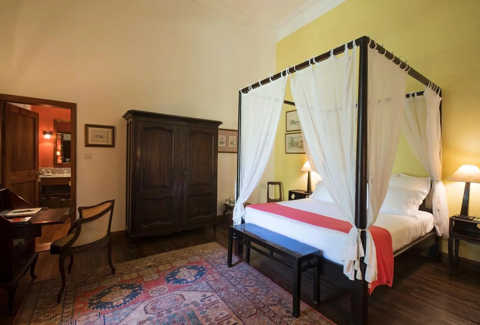 Bedroom, Bed in La Demeure Saint Antoine