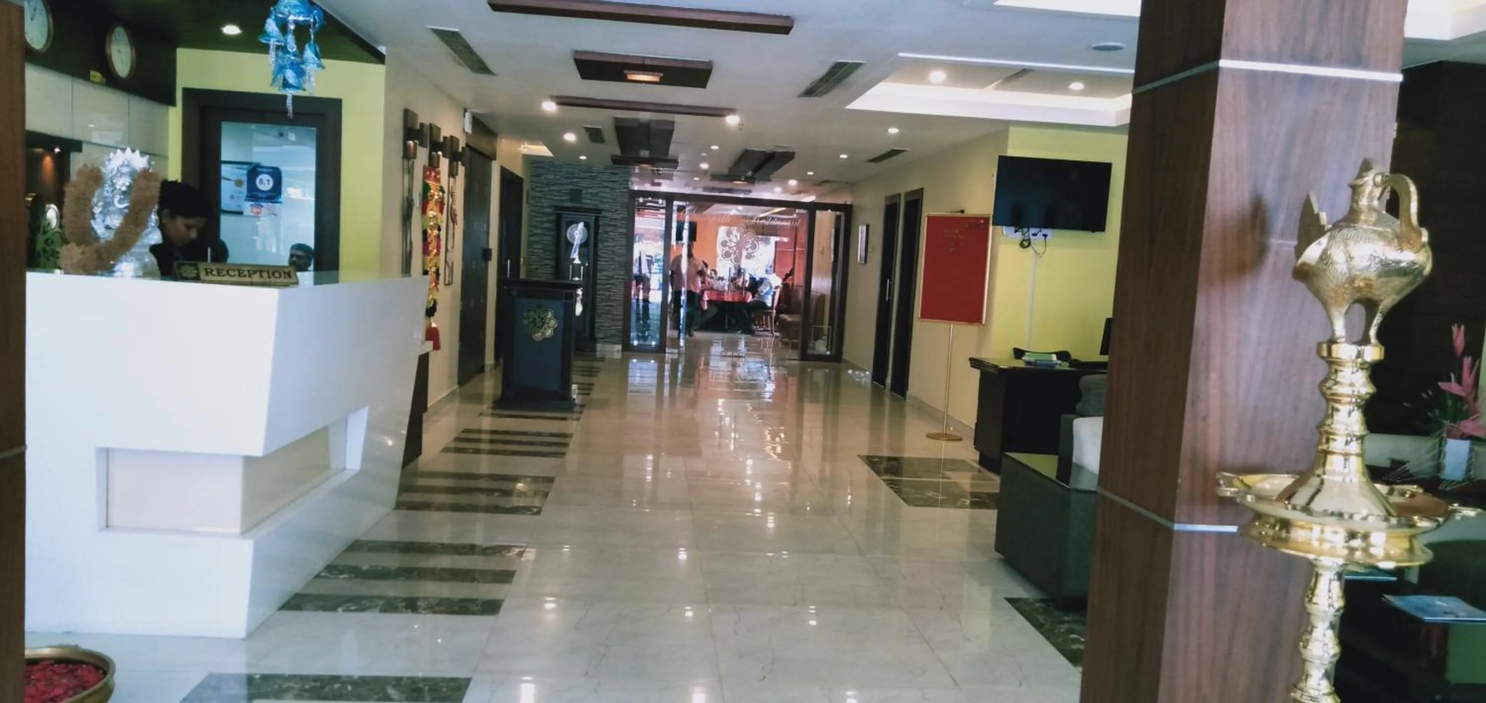 Lobby or reception in Chirag Inn